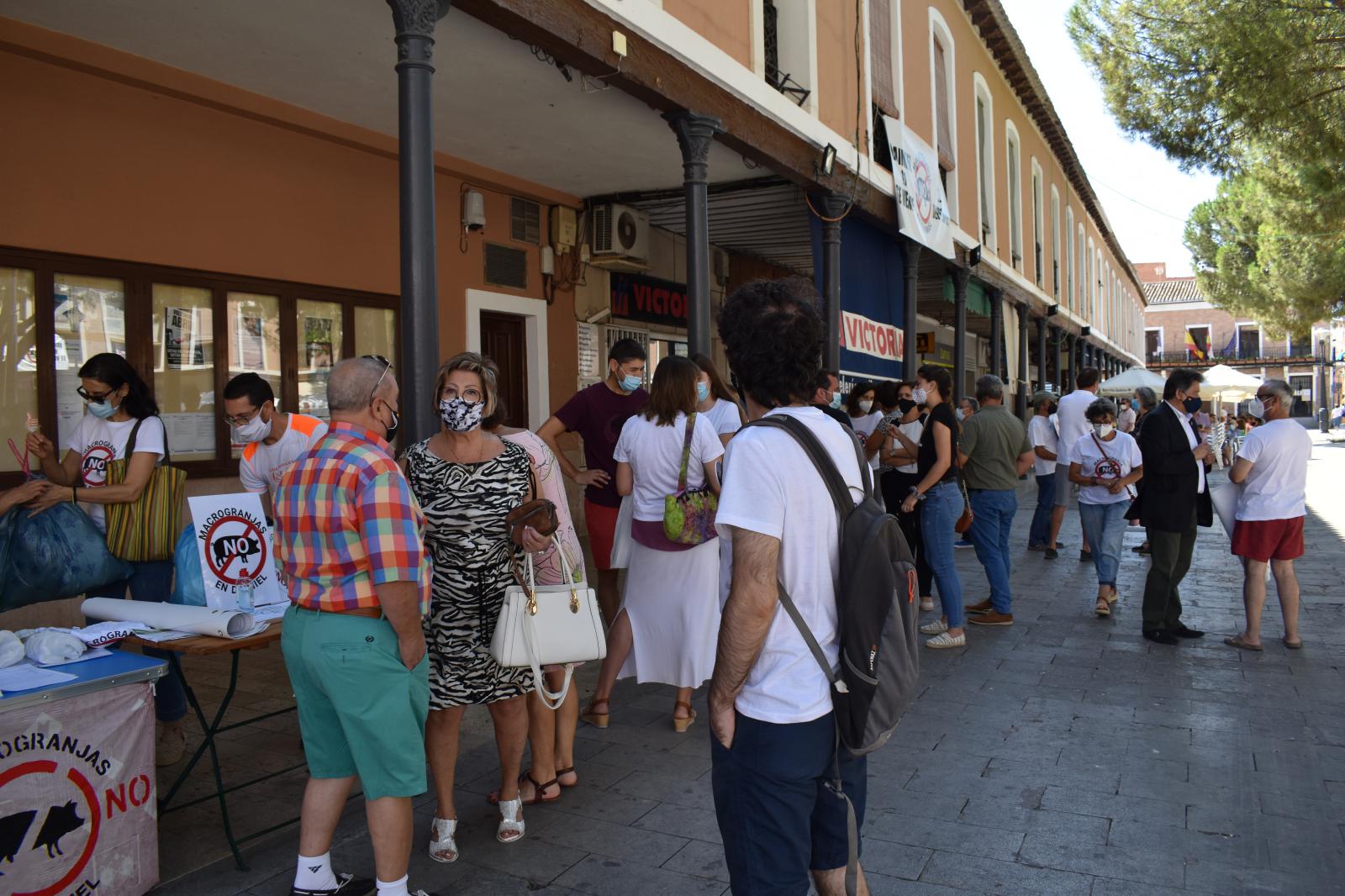 MANIFESTACION MACROGRANJA-CORPORACION MUNICIPAL