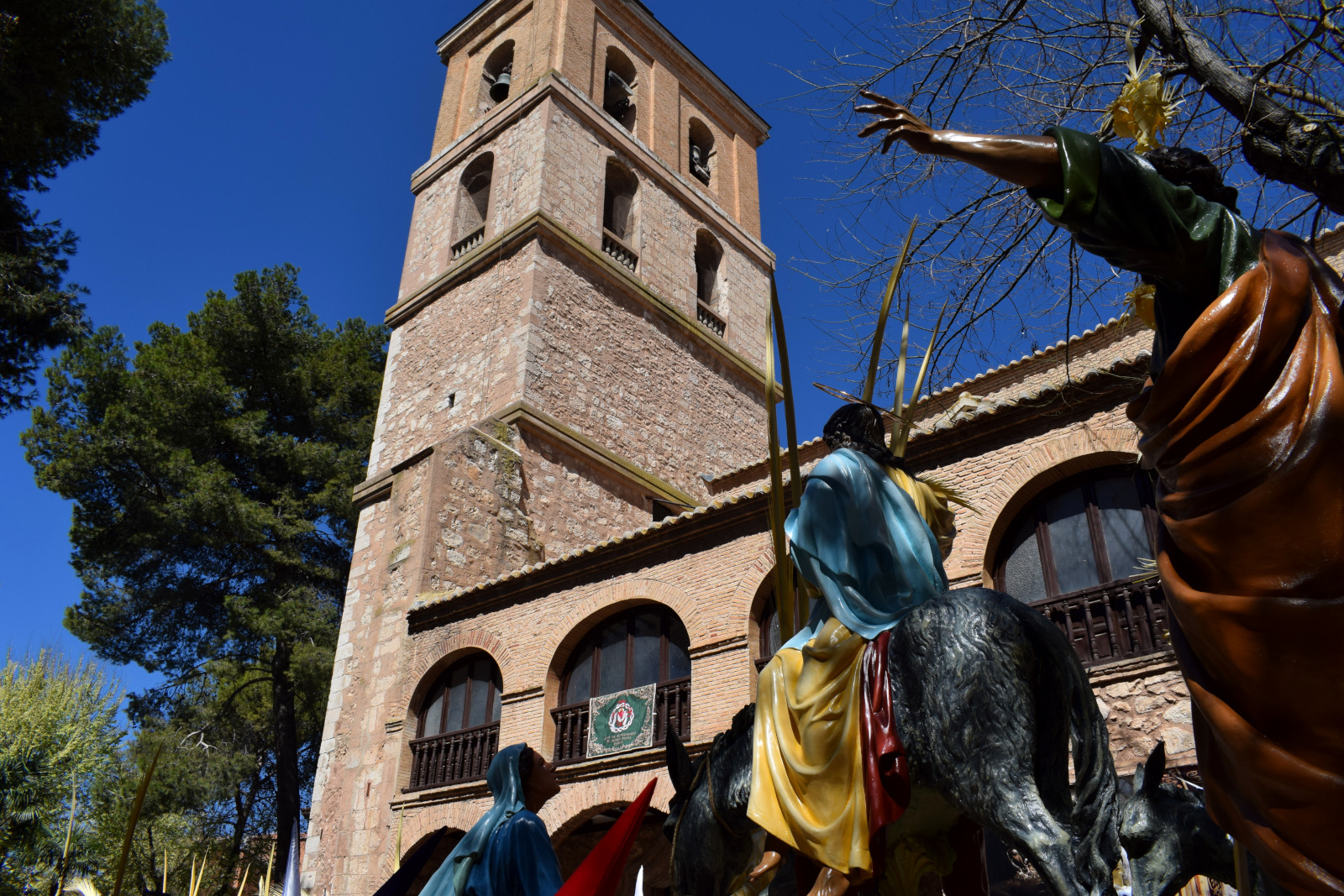 Entrada de 'La Borriquilla' en la iglesia de Santa María la Mayor