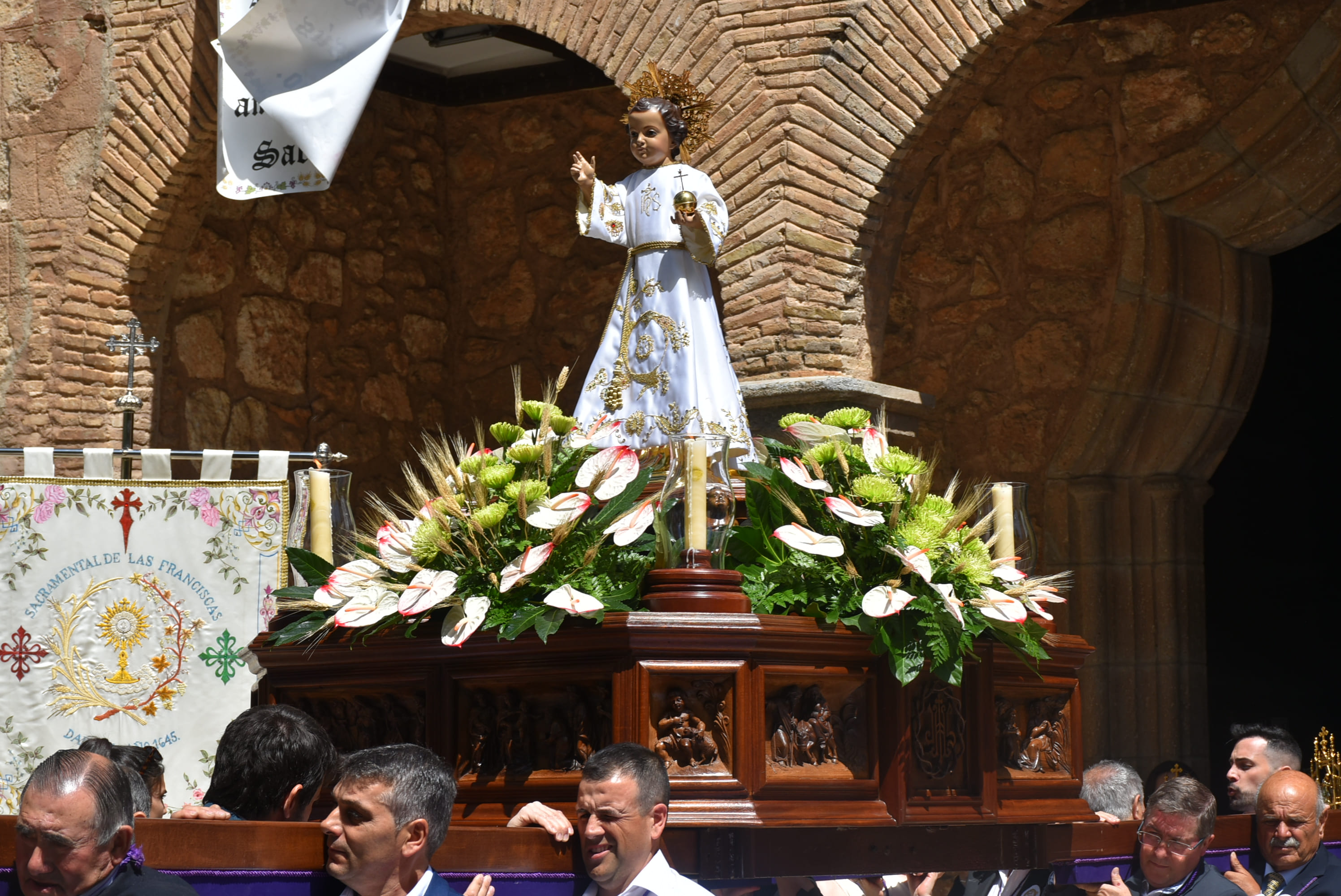 Daimiel se viste de gala para la celebración del Corpus