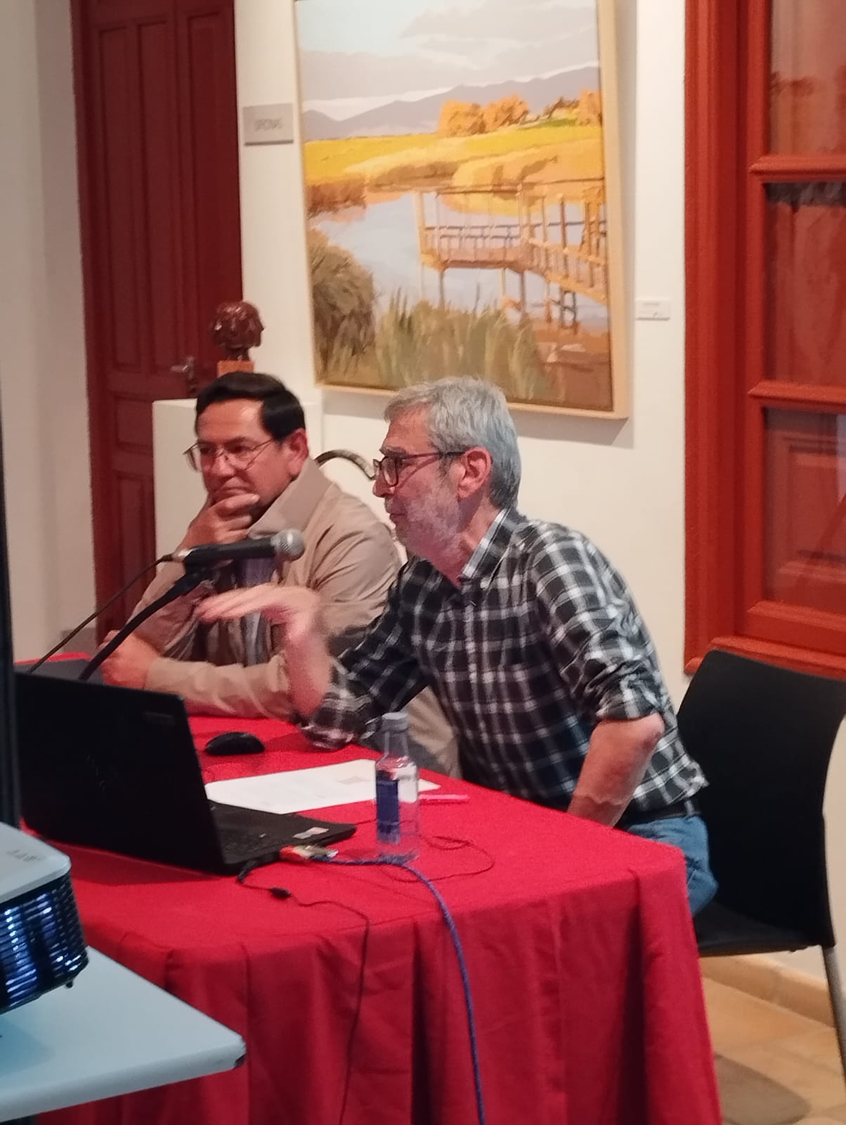 Nemesio Velázquez junto al presidente de la hermandad, Manuel José Díaz del Campo.