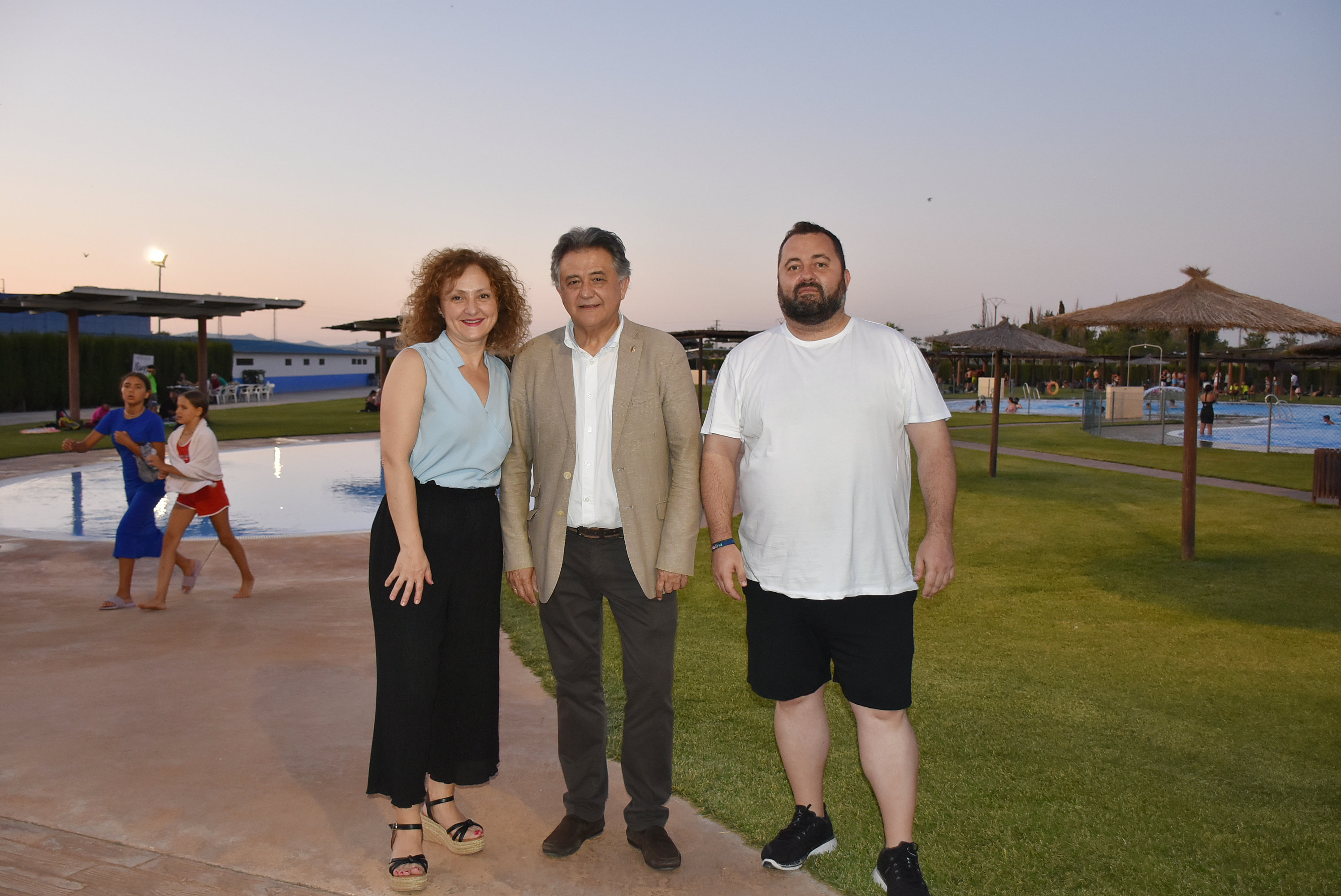 Sánchez de Pablo, Sierra y Ortega, ayer en el Complejo Municipal de Piscinas de Verano