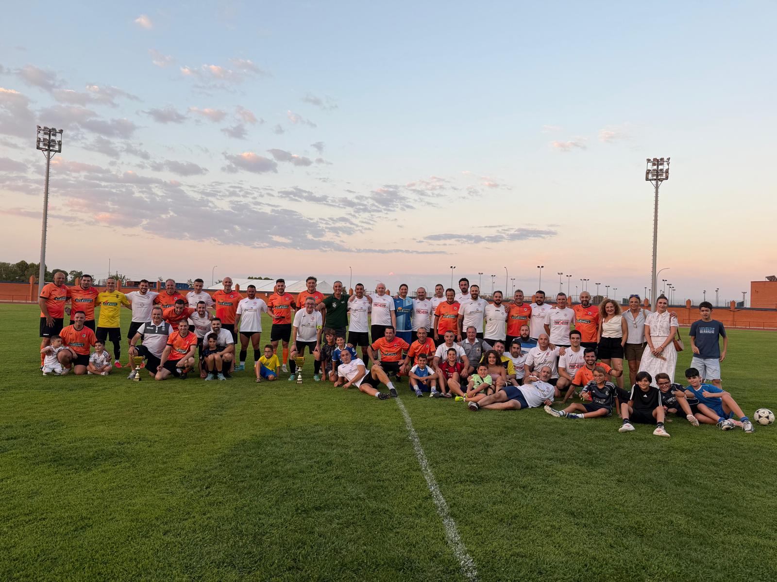 Los veteranos consiguieron hacerse con el trofeo.