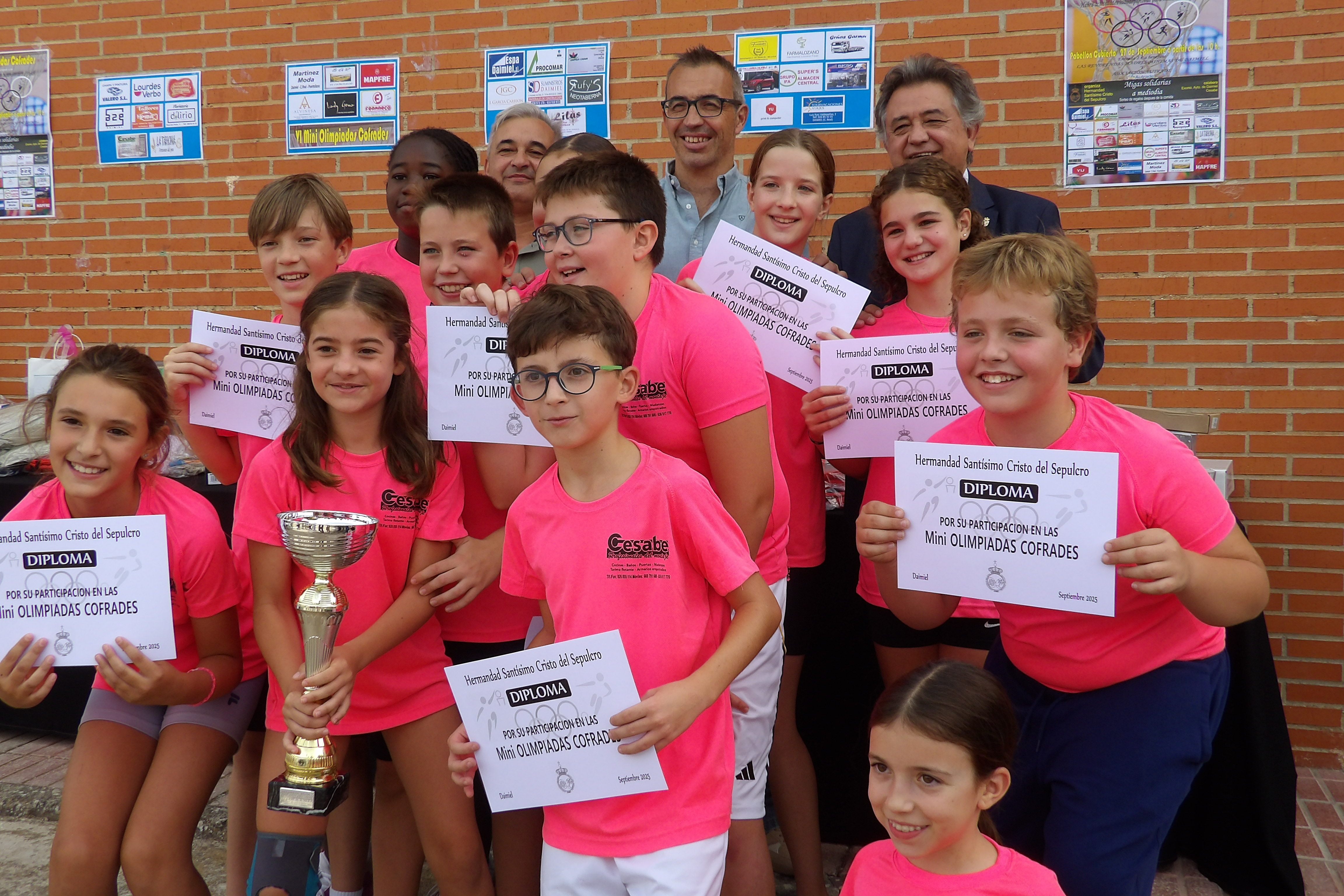Ganadores de las Mini Olimpiadas cofrades 2025.