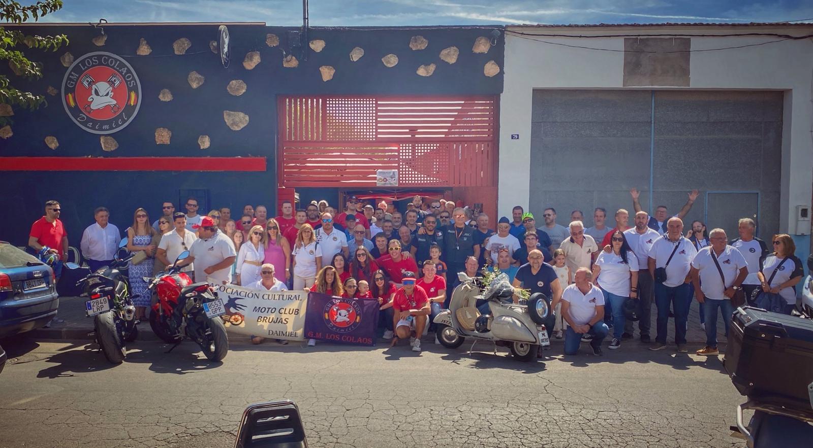 Encuentro de los grupos moteros.