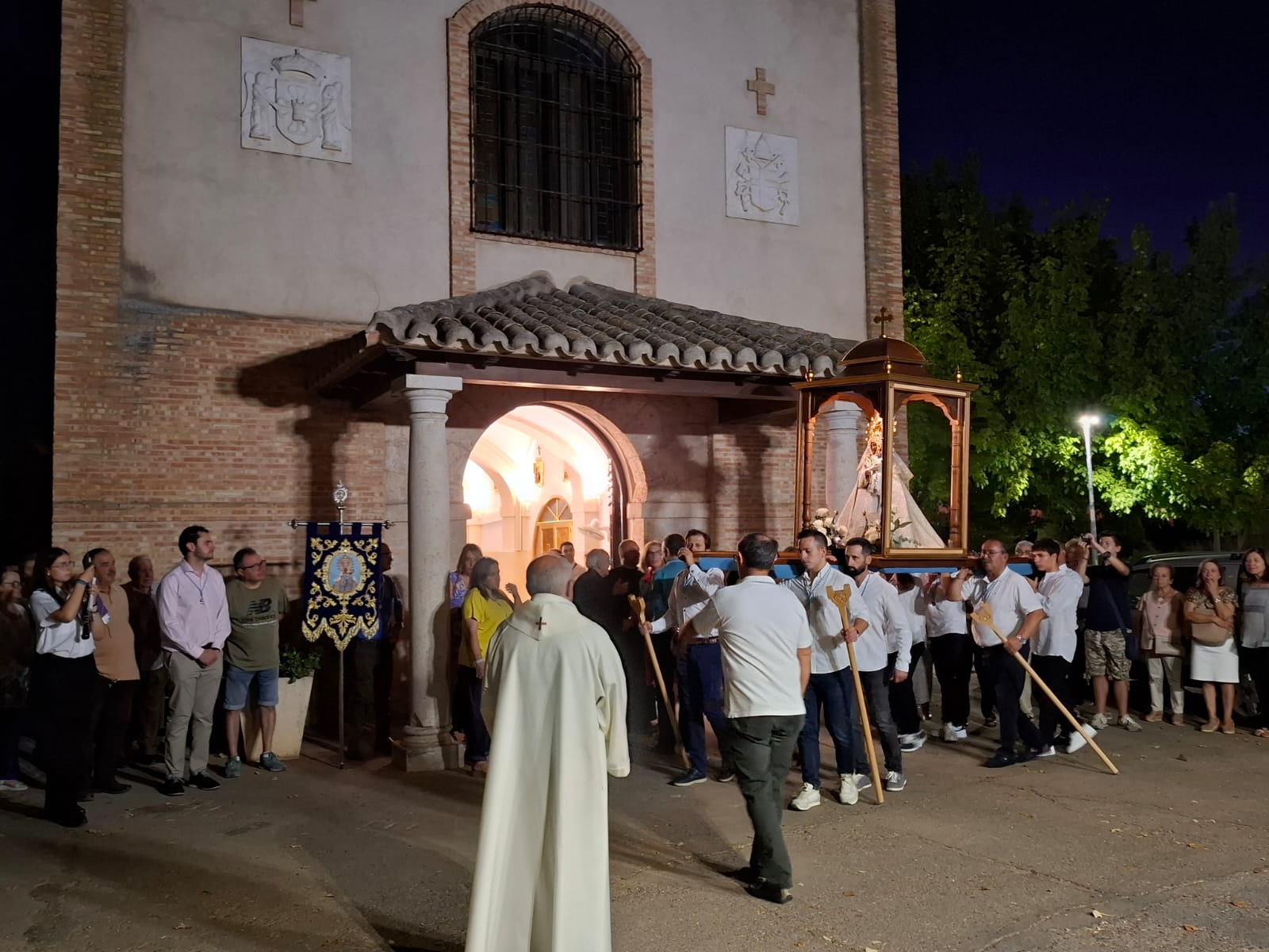 Llegada de la Virgen a la ermita.