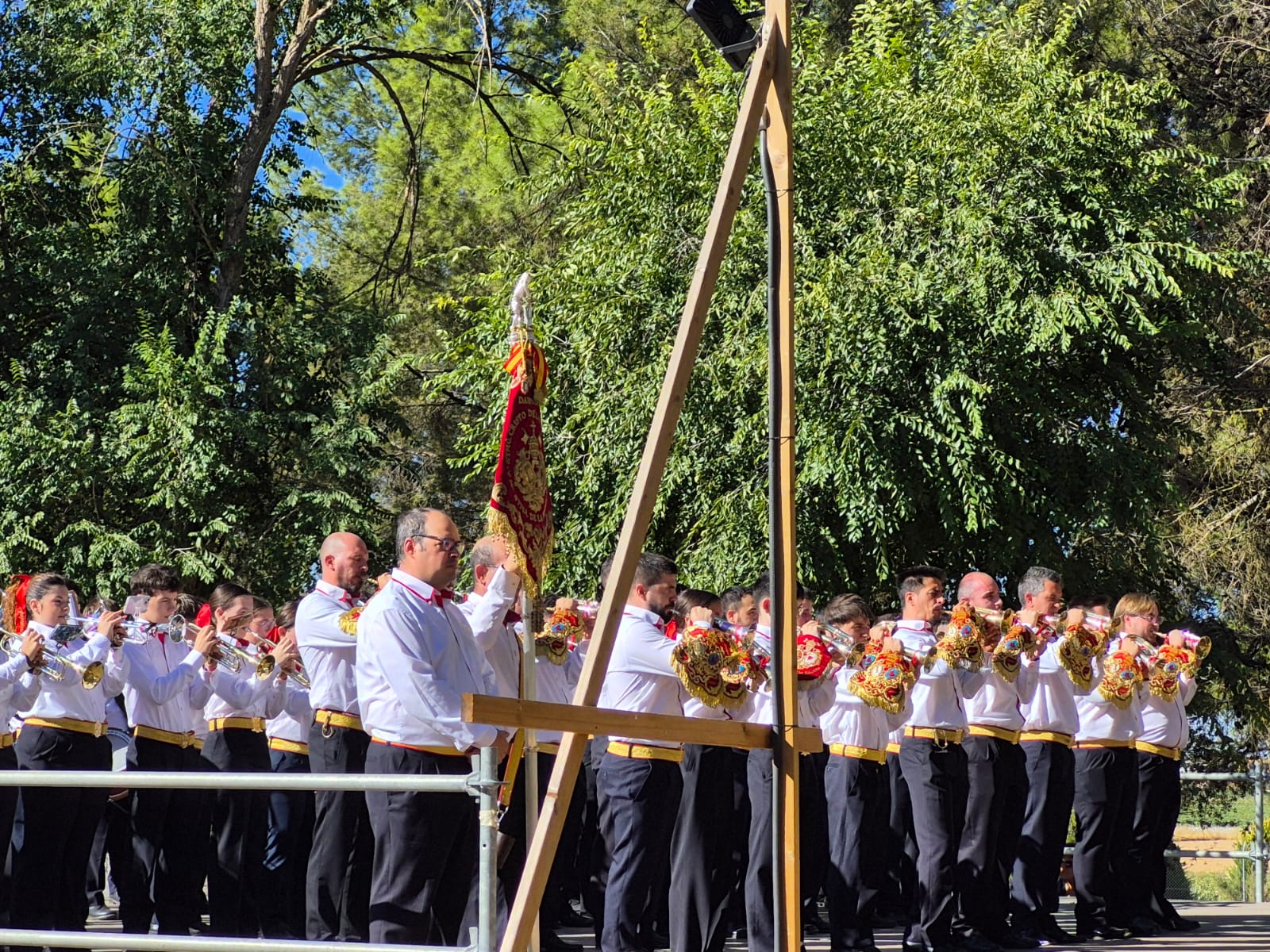 Actuación de la Banda de Cornetas y Tambores Cristo de la Columna y Nuestra Señora de la Amargura.