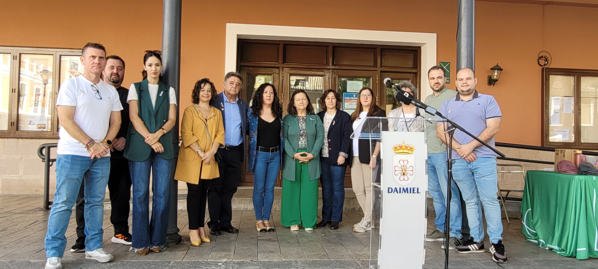 Acto de la AECC en la Plaza de España.