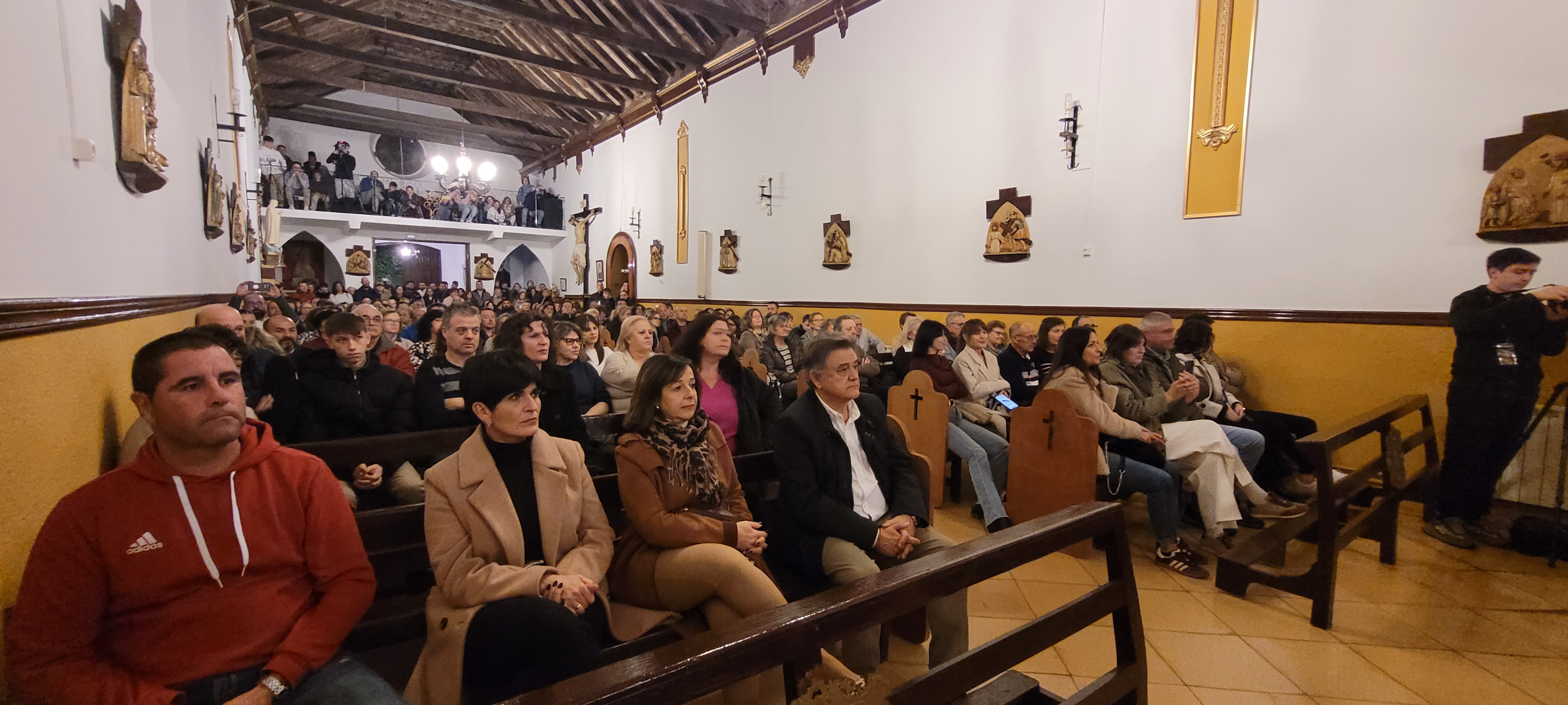 El alcalde junto a la concejal de Festejos y la concejal de Medio Ambiente.