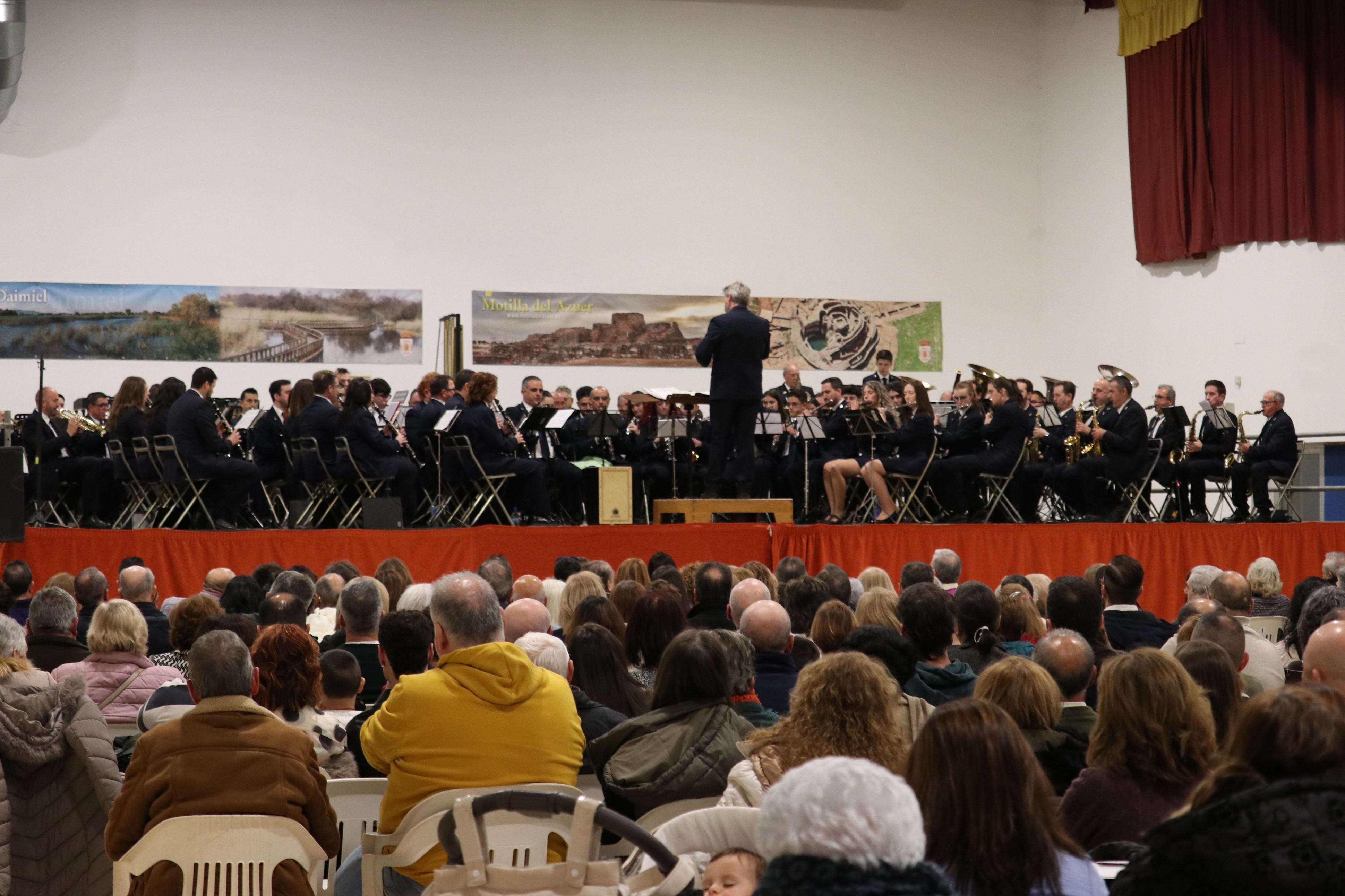 Un momento del concierto en el Pabellón Ferial.