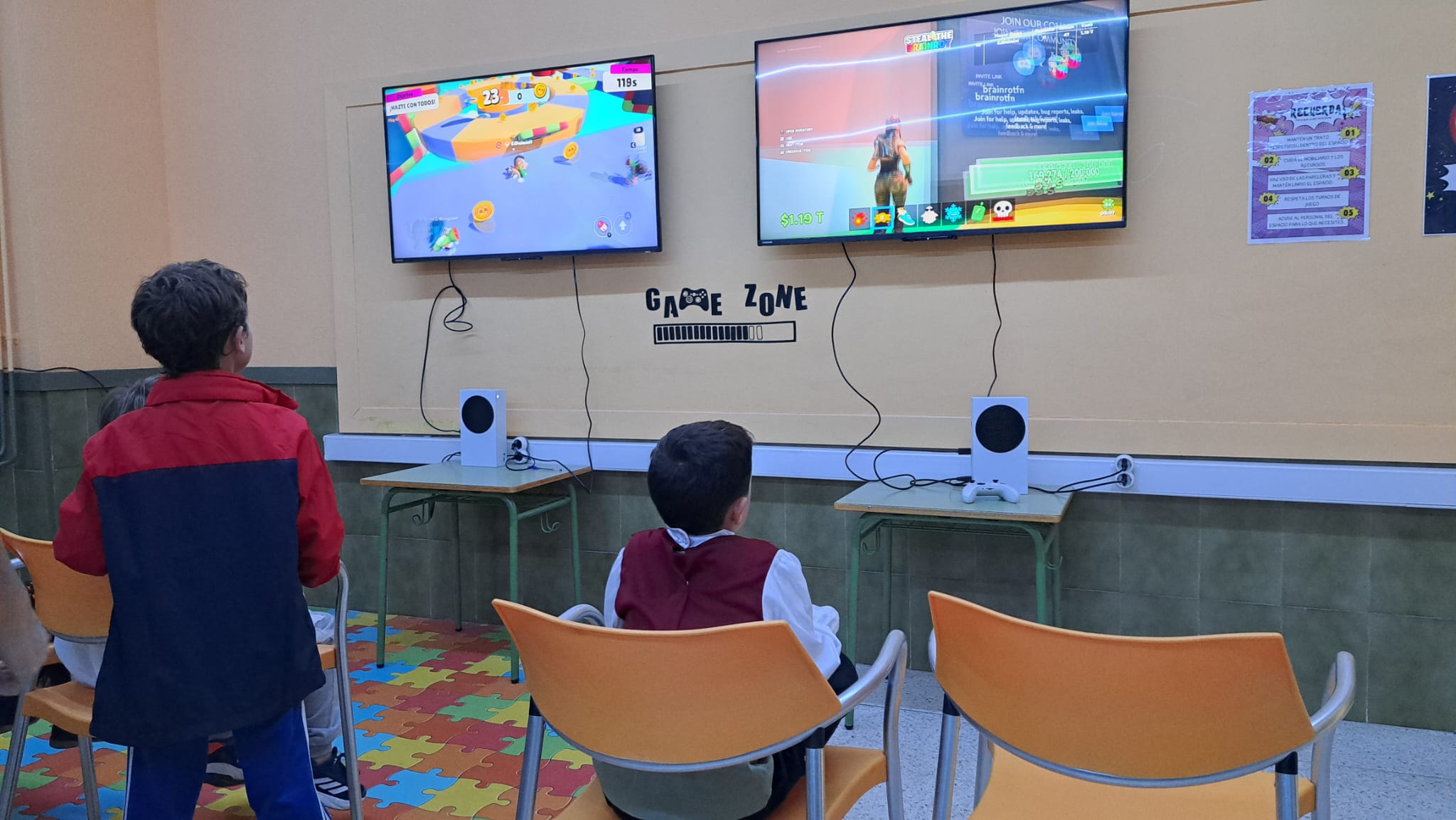 Diversos juegos en el Espacio Joven