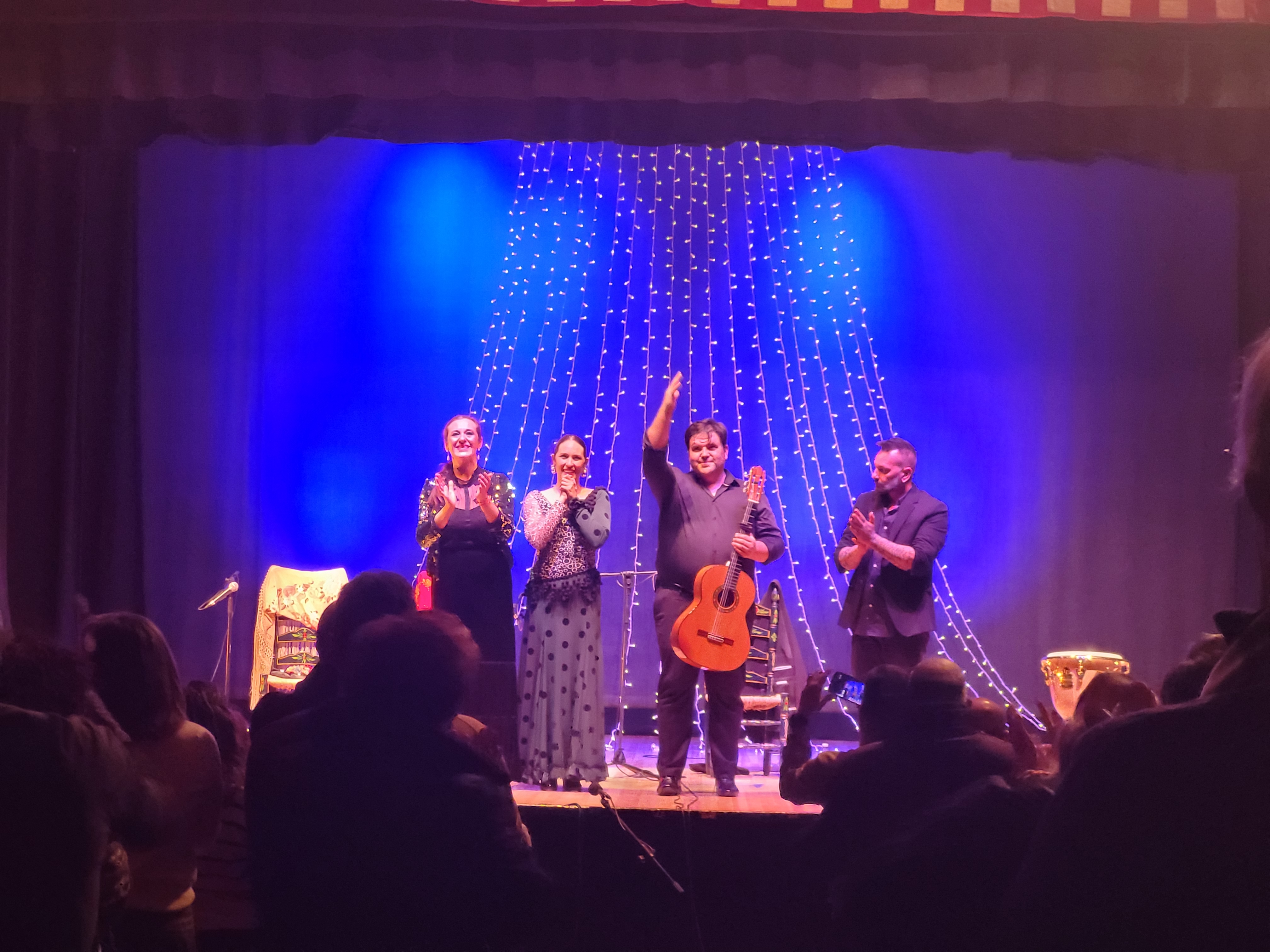 El público acabó poniéndose en pie.