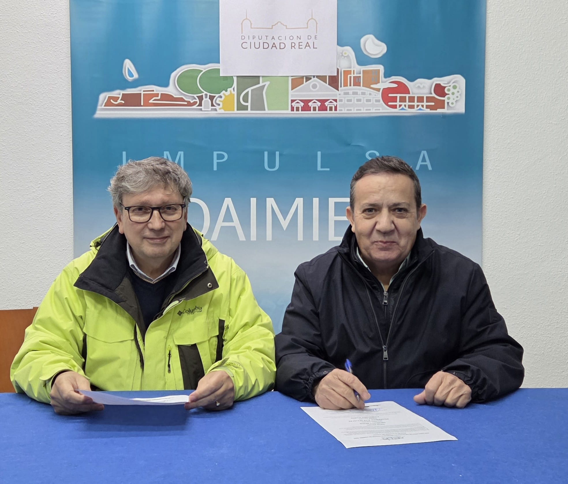 Lorenzo García-Muñoz y Vicente de la Morena, portavoz y presidente de AEDA.