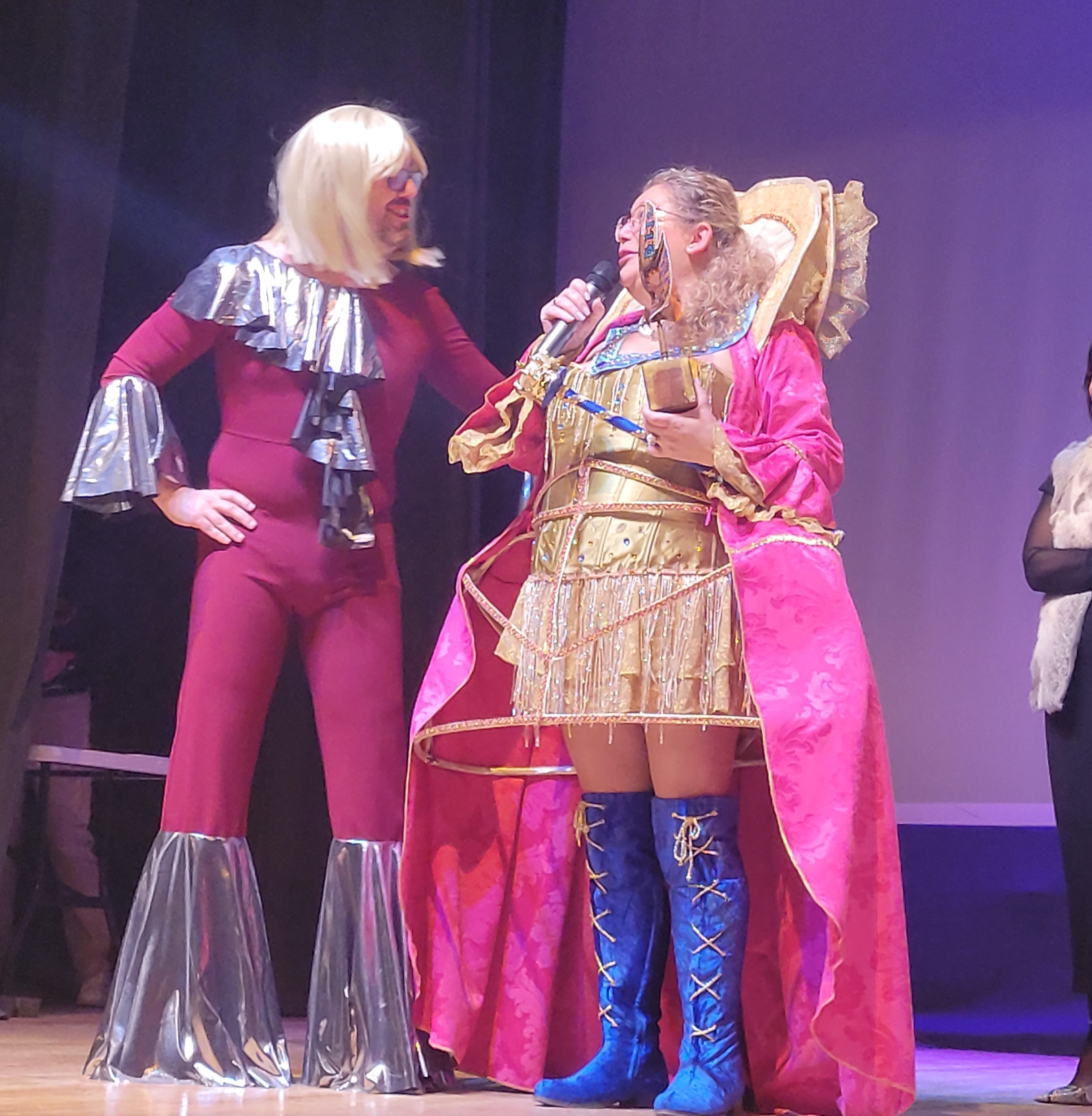 Jesús Camacho presentó el acto.