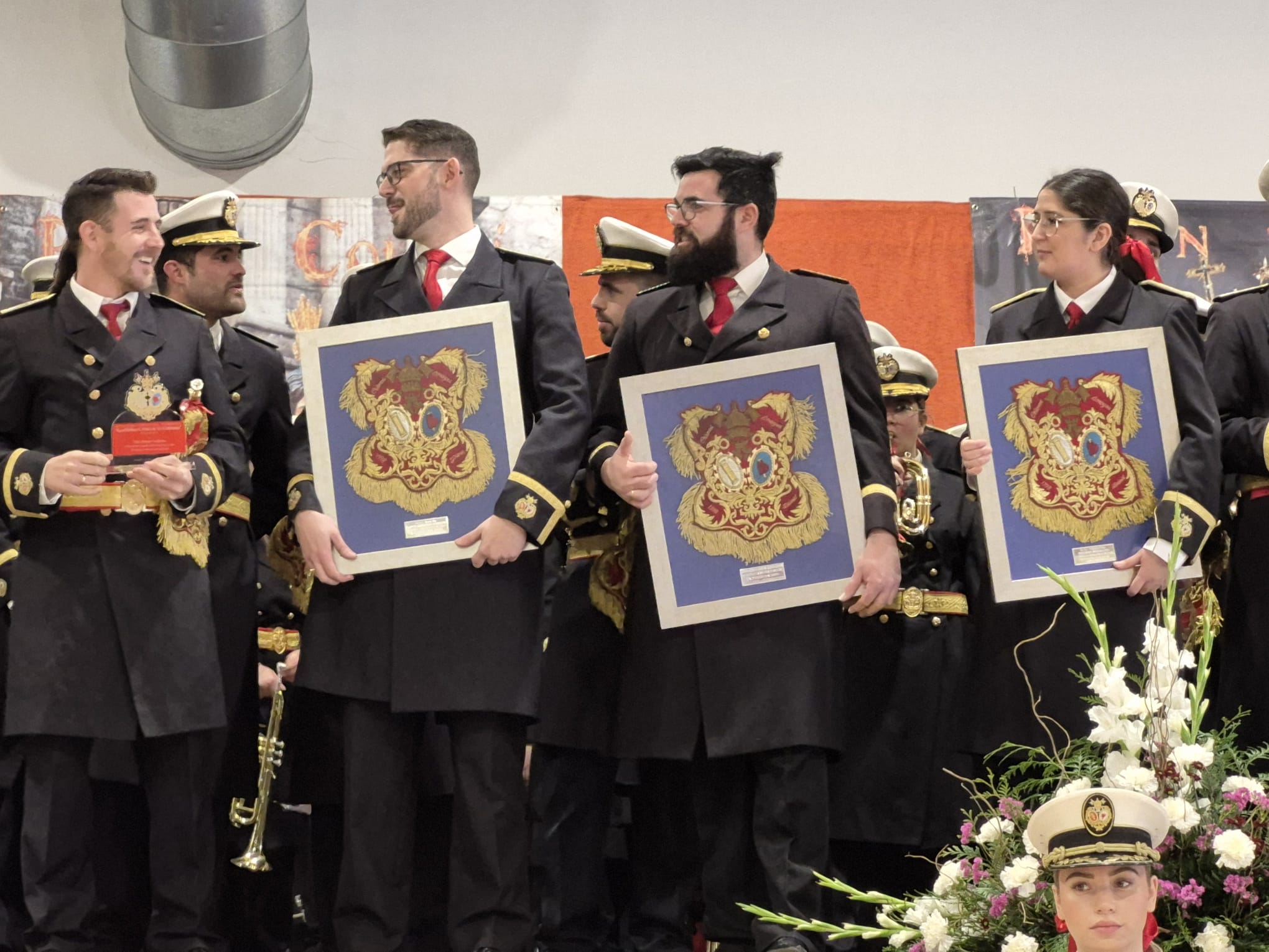 Homenaje a aquellos componentes que cumplen 20 y 25 años de trayectoria.