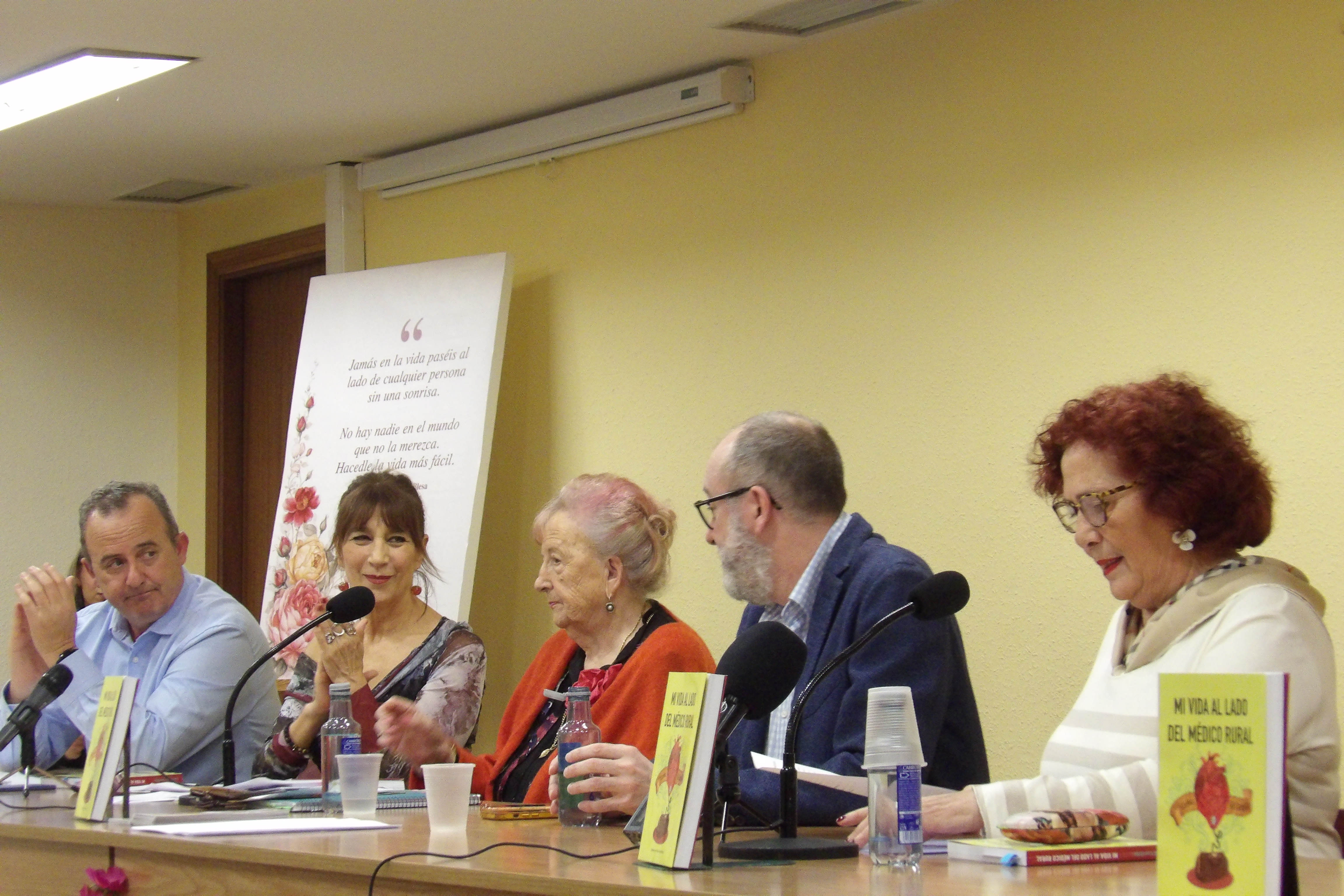 Participantes en la presentación del libro de Luisa Gil Cardillo.