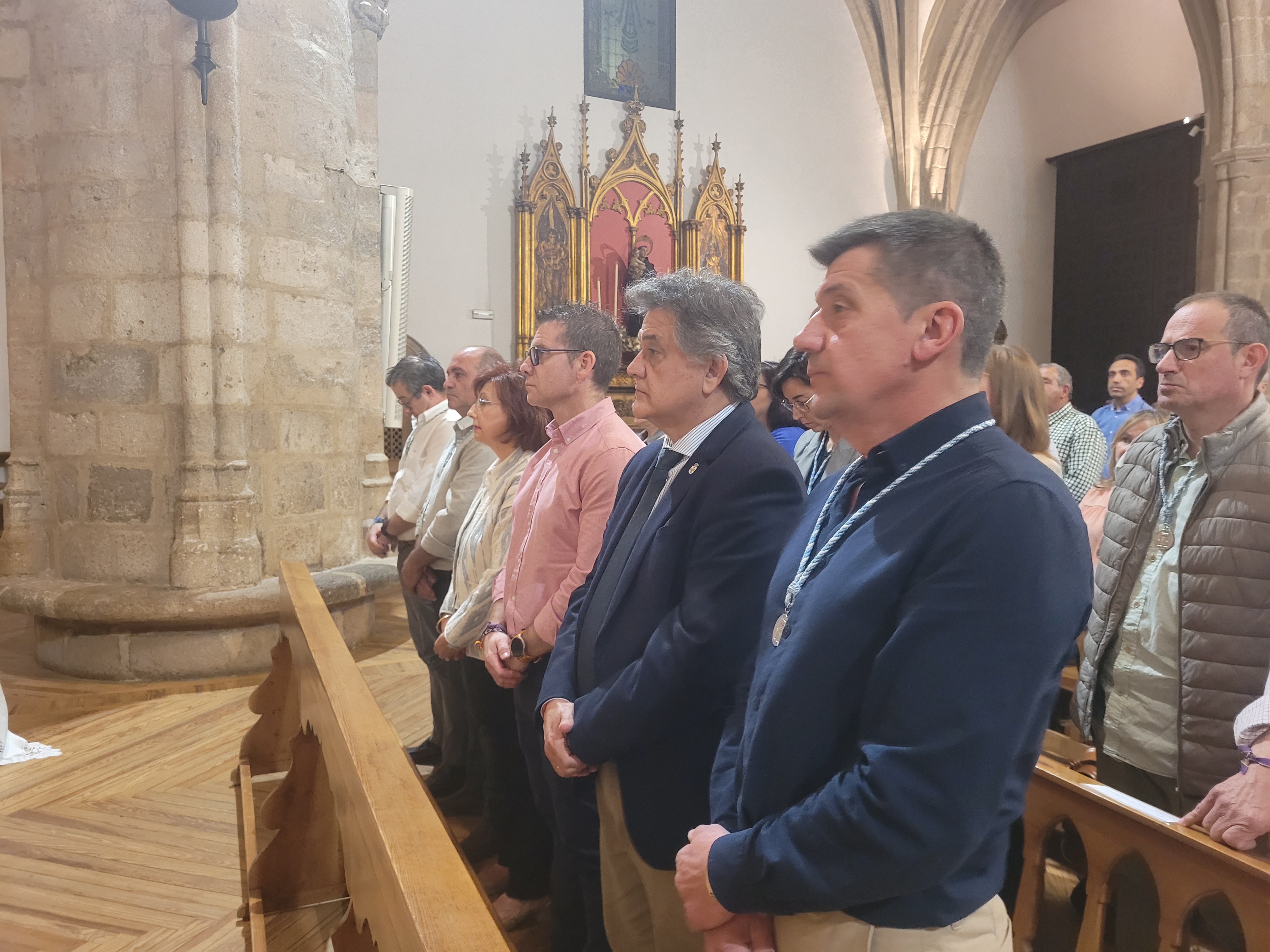 El alcalde, Leopoldo Sierra, junto a López de la Nieta en el acto de presentación.