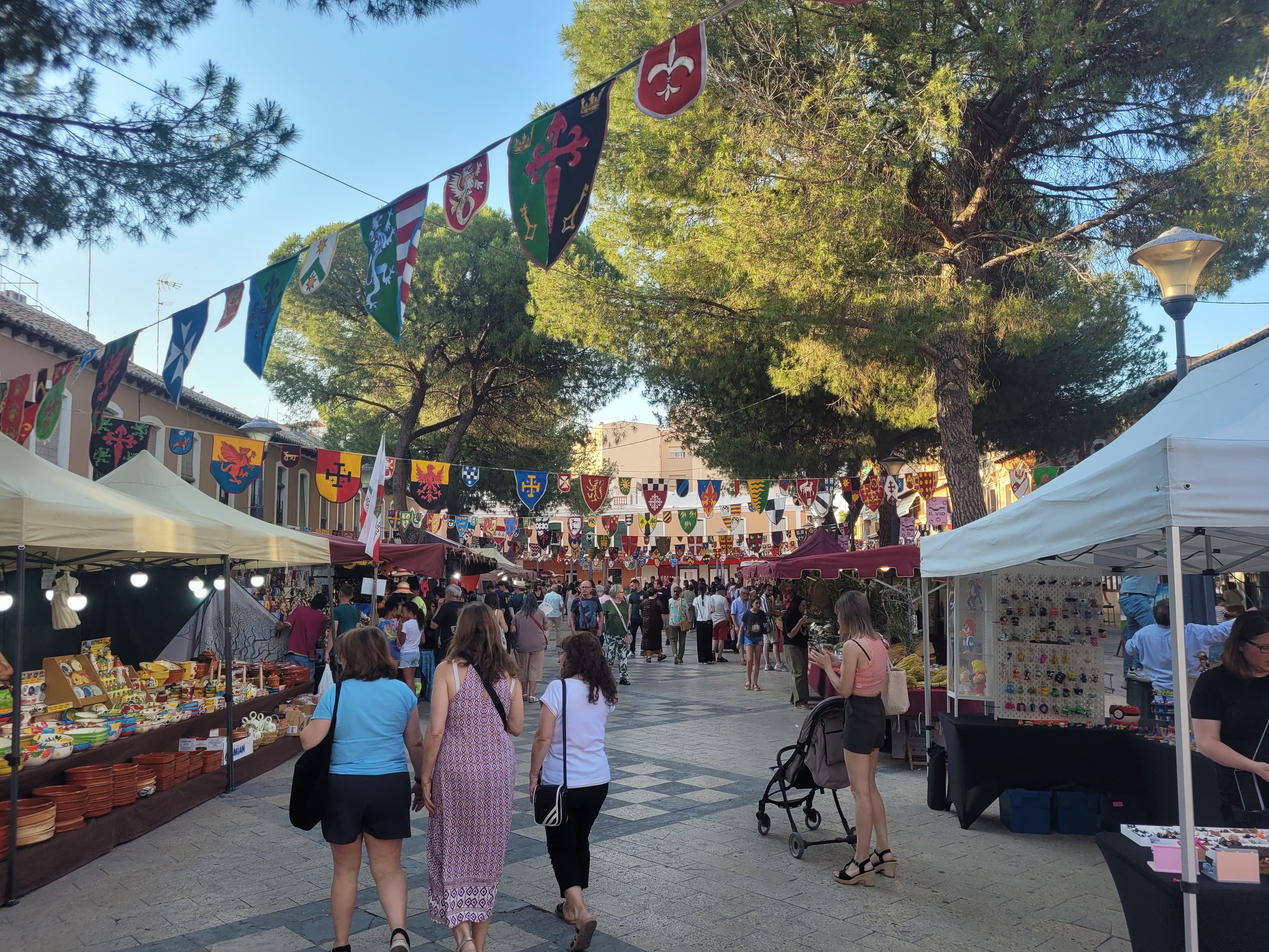 El mercado medieval permanecerá abierto todo el fin de semana.