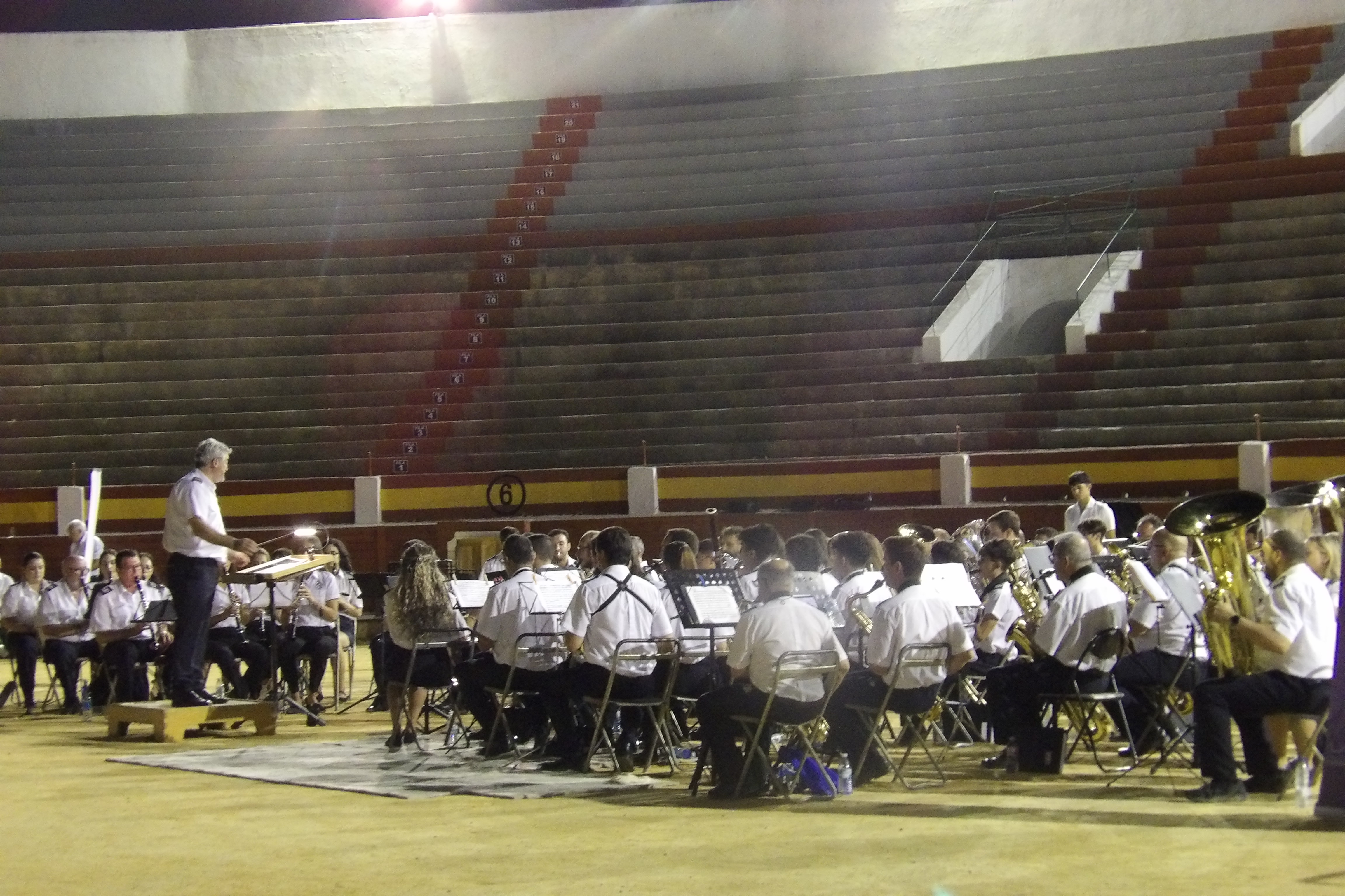La Banda Municipal de Música interpretó el himno regional de la Comunidad Valenciana.