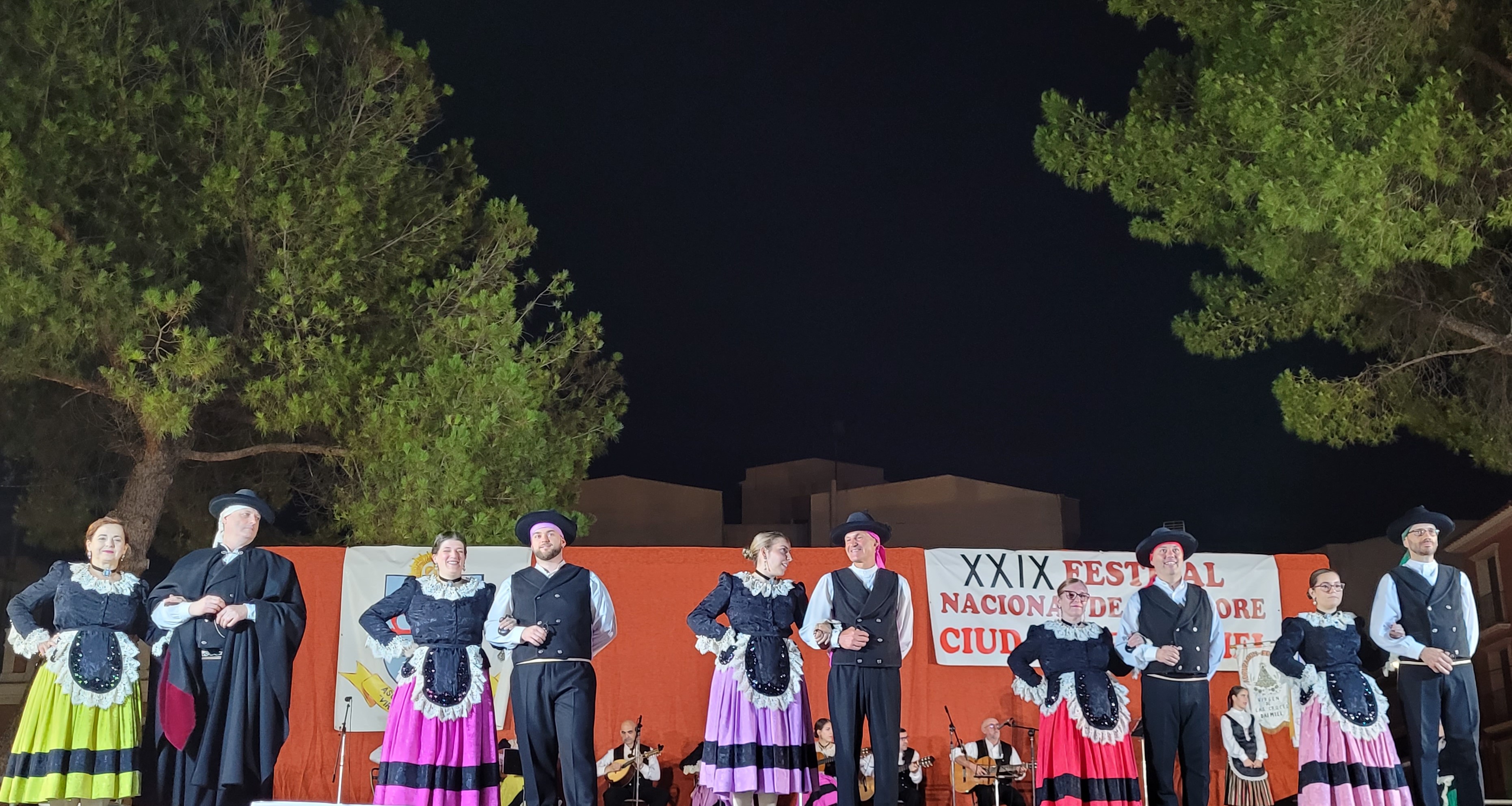 La Asociación Folklórica Virgen de las Cruces volvió a demostrar la calidad de sus interpretaciones.