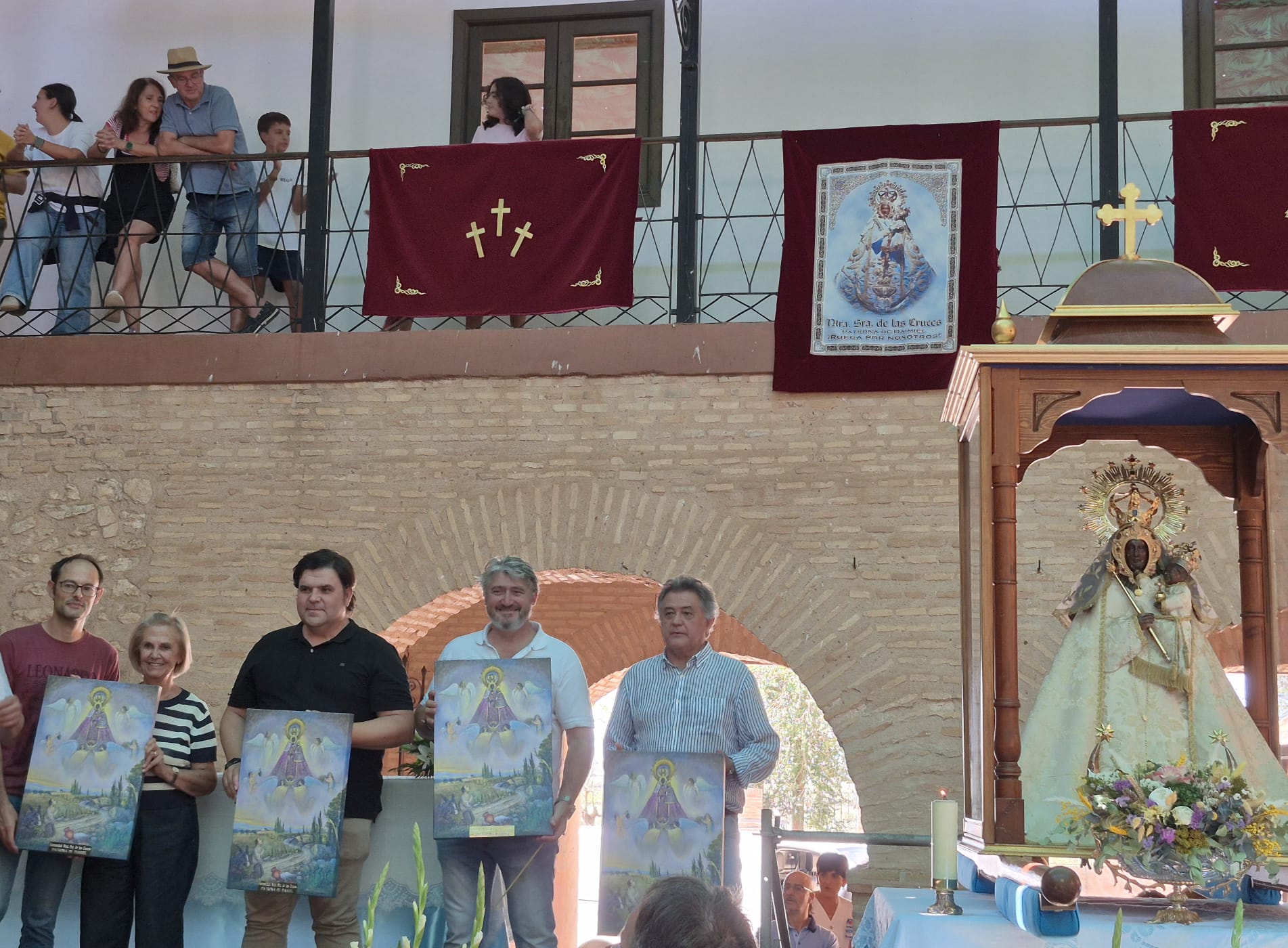 La Hermandad ha entregado cuatro reconocimientos.