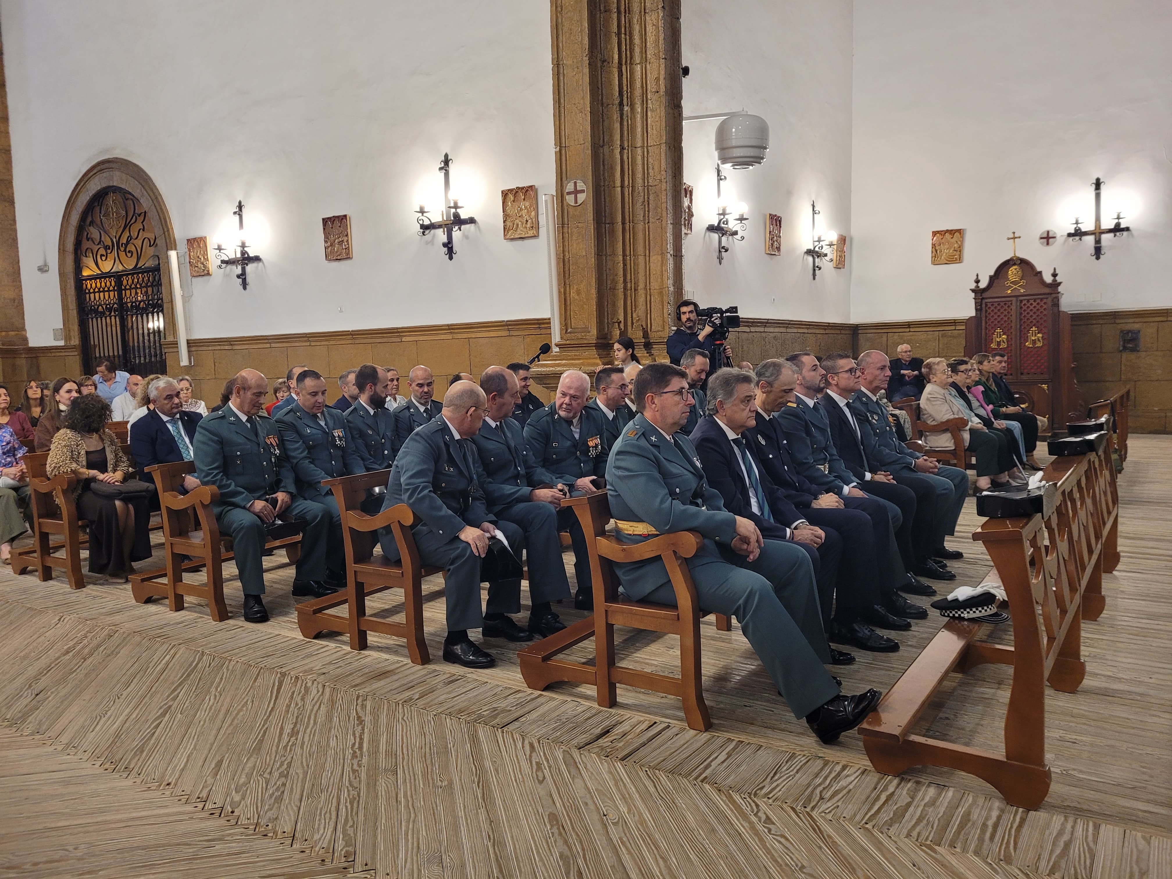 El alcalde de Daimiel ha asistido a la función religiosa en San pedro.
