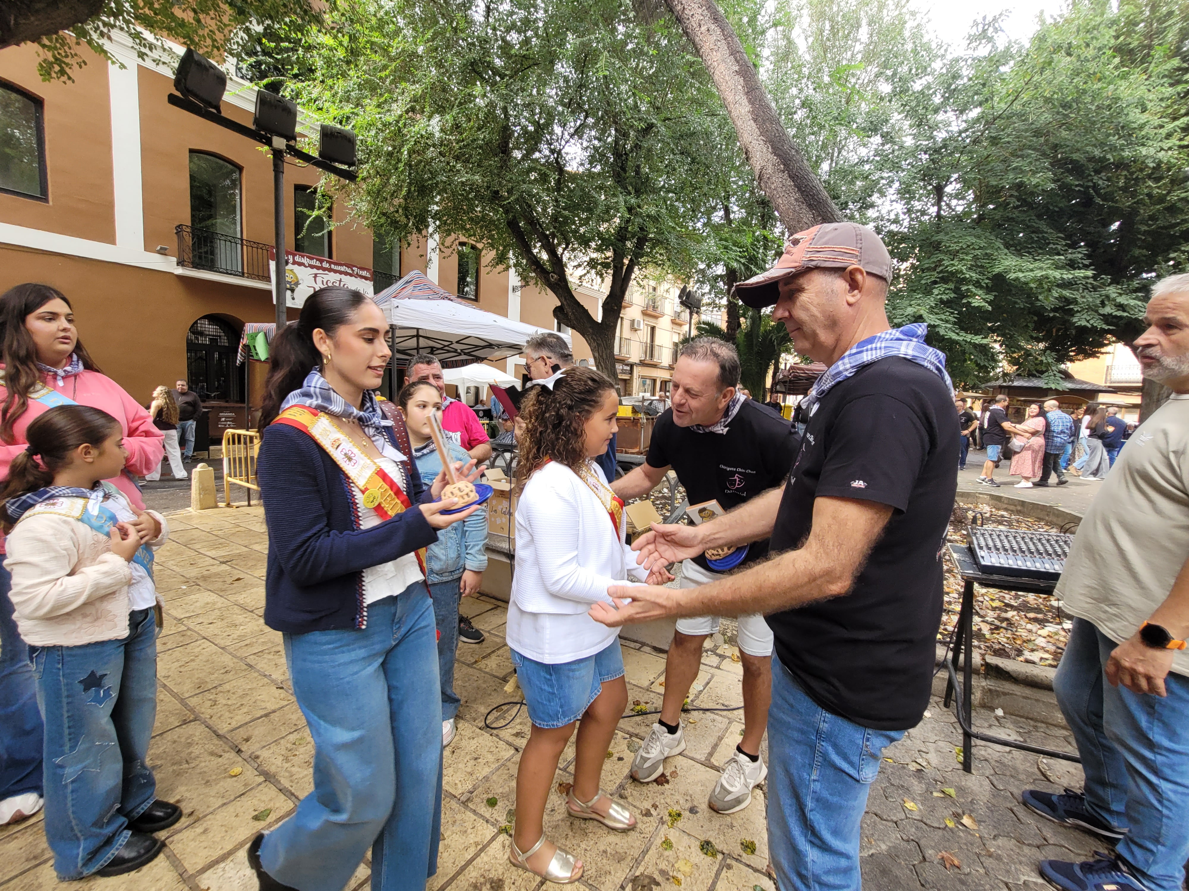 César Moreno y José Miguel, ganadores del concurso de Lanzamiento de Racimo a la Espuerta.