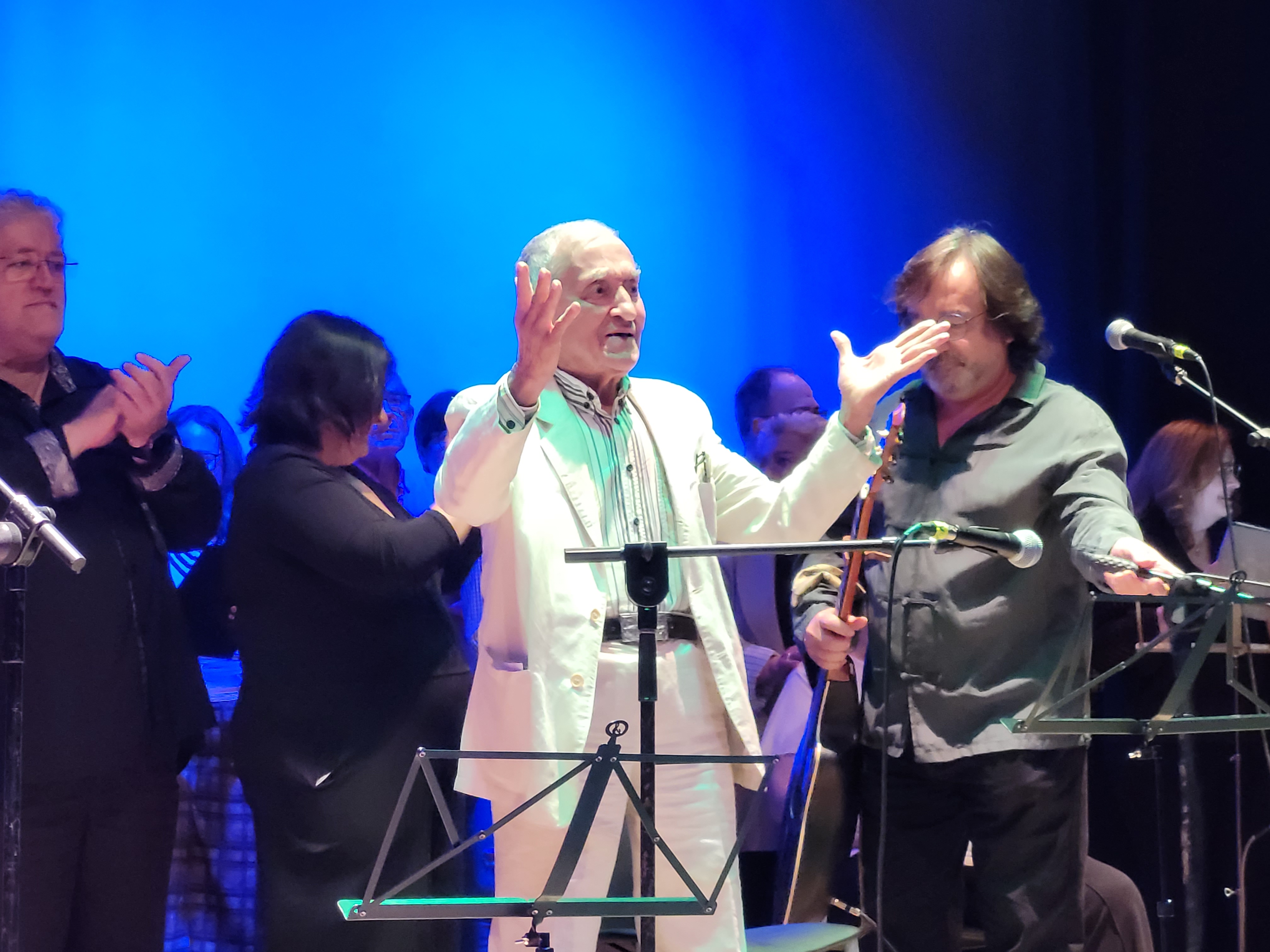 Ismael Peña, emocionado, agradeció el homenaje recibido.