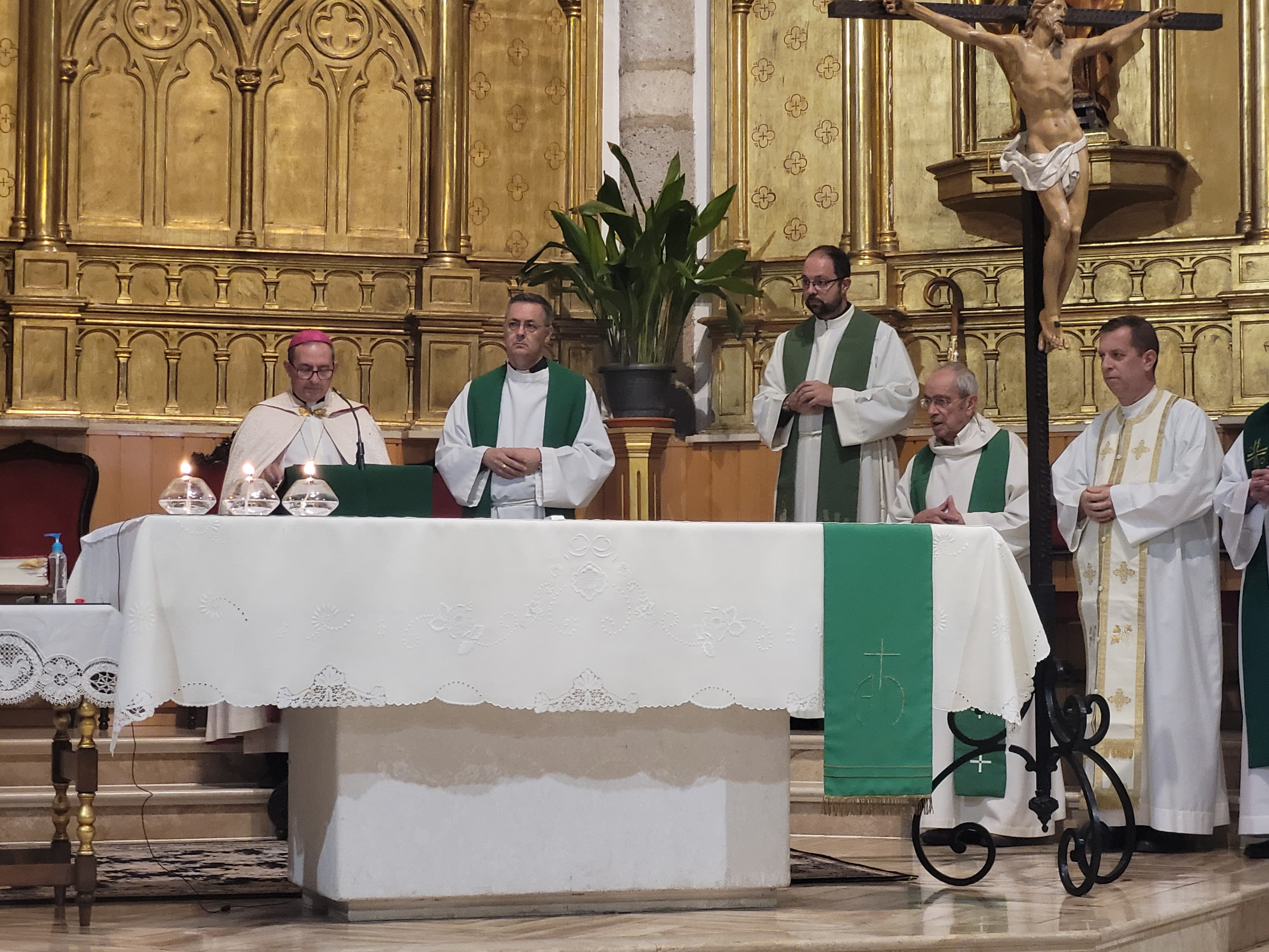 La jornada ha comenzado en la iglesia de Santa María.