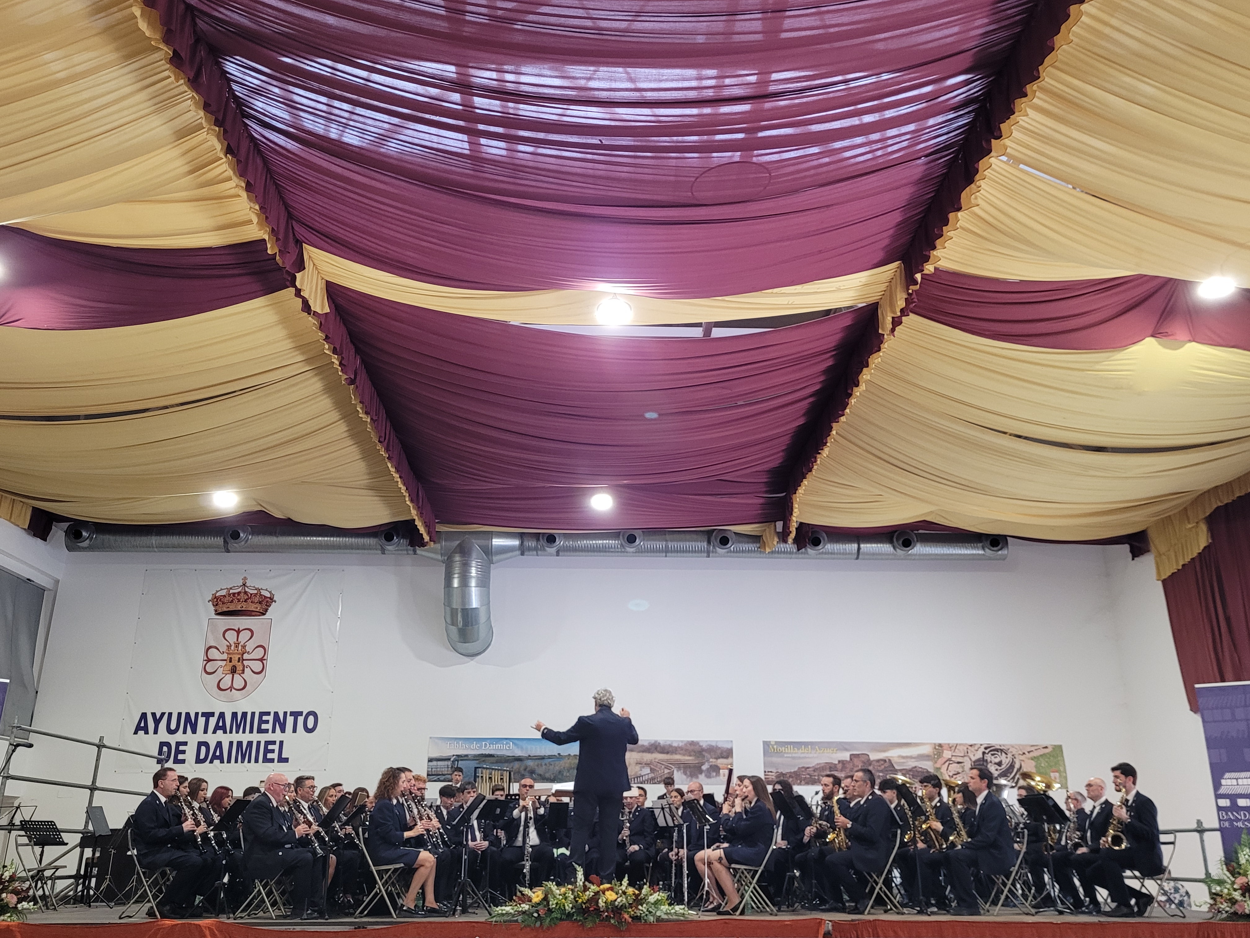 Un momento del encuentro extraordinario de bandas de música en Daimiel.