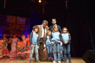 Entrega diploma representación escolanía del C.C. ‘Divina Pastora’