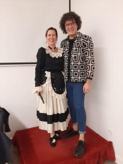arnelio y traje