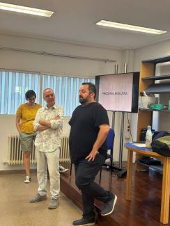 Ortega y Sánchez-Mantero visitando el curso