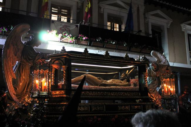 Santísimo Cristo del Sepulcro en su paso por la Plaza de España