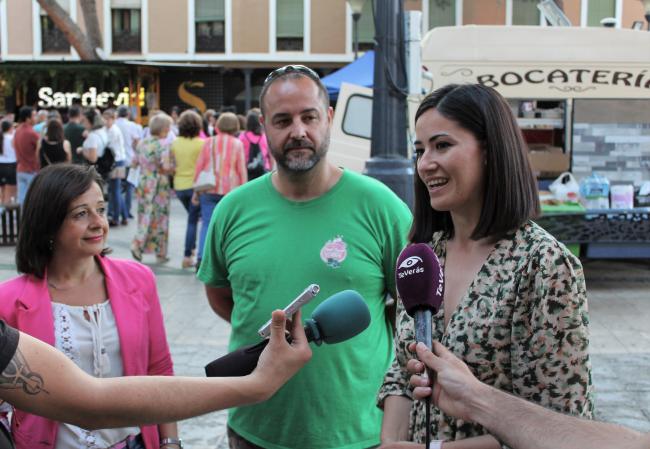 Lourdes Rodríguez de Guzmán, concejal de Turismo declarando ante los medios de comunicación