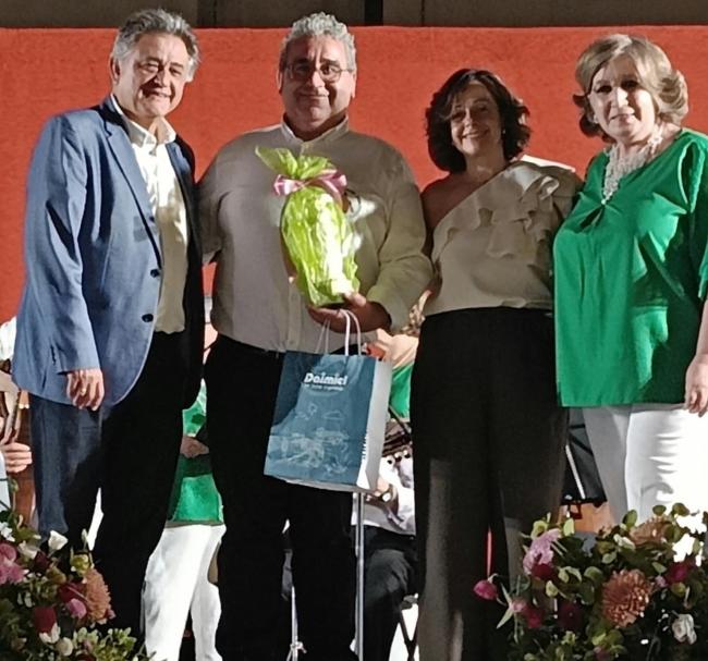 El alcalde y la concejal de Festejos en el encuentro de rondallas.