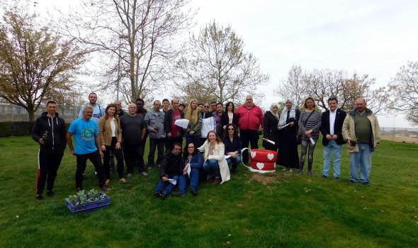 Alumnos, monitores y autoridades, en el parque de San Isidro