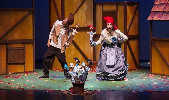 La compañía 300 Alas Blancas en escena