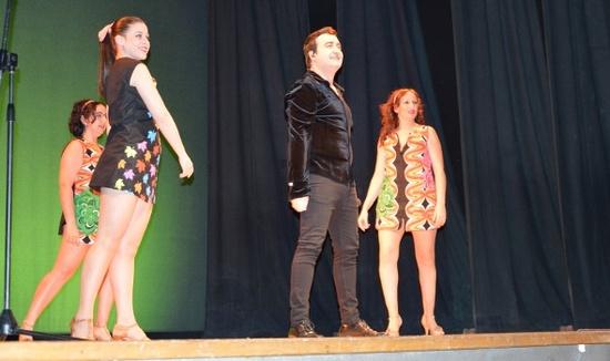 Con las bailarinas Con las bailarinas