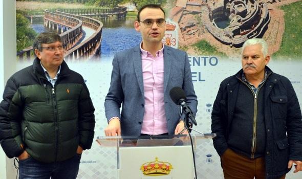Jesús David Sánchez de Pablo junto a los representantes de AEDA