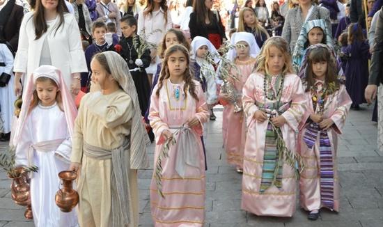 Procesión en la plaza