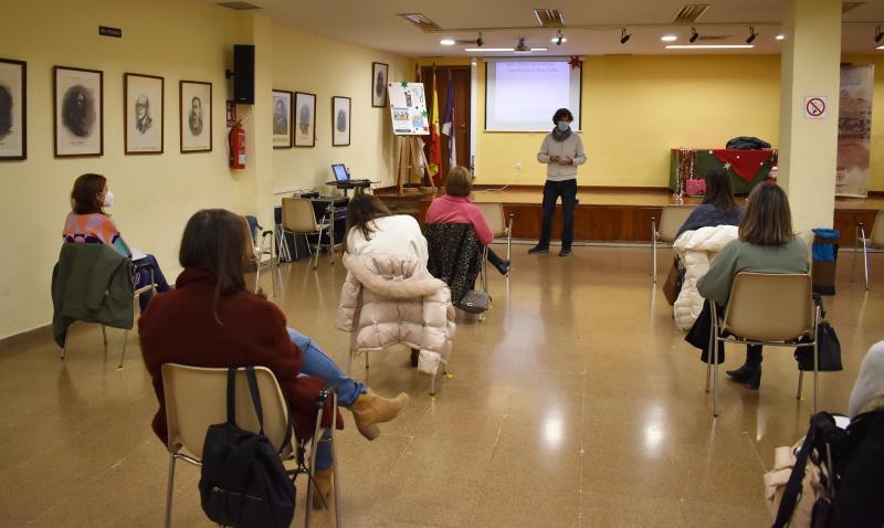 Charla sobre familias