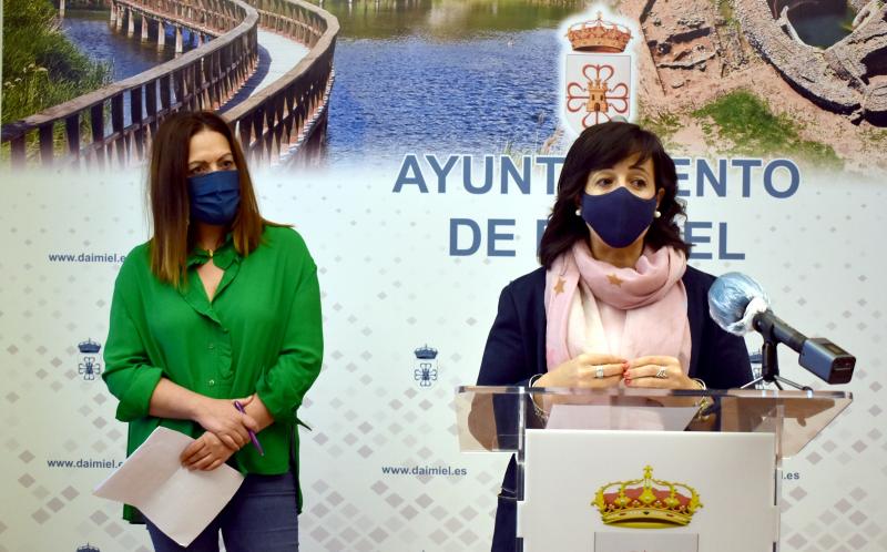 Inmaculada Orellana y Alicia Loro