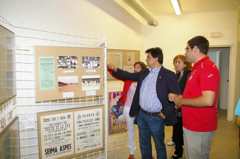 ALCALDE VISITA ARCHIVO