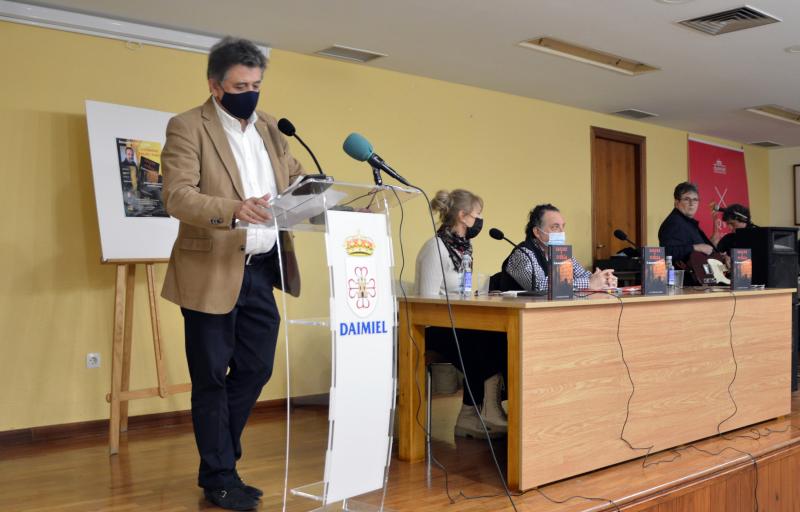 Presentación libro José Manuel Serrano