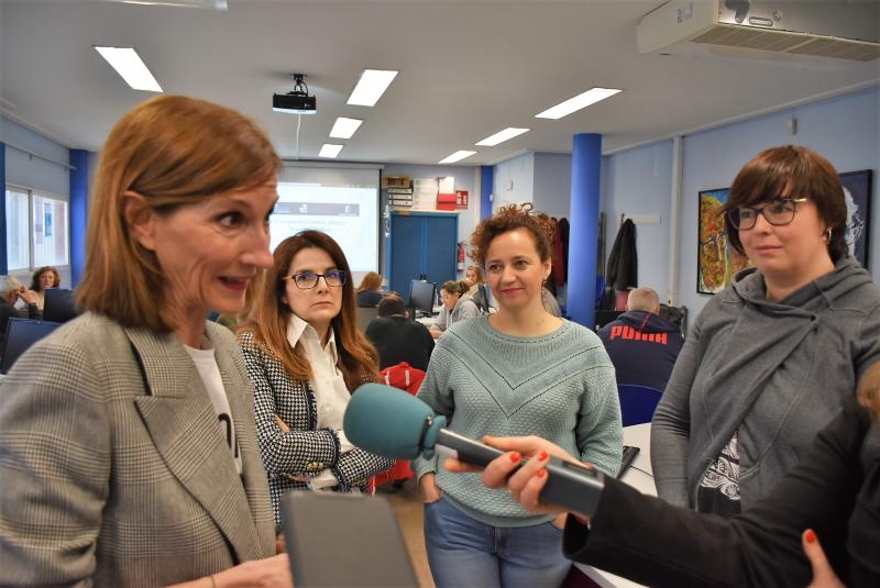 (De izda. a dcha.) Lidia Gimeno (BILIB), Gema Valiente y Natacha Orovio (Omic) y Elisabeth López-Tercero (Centro Internet - PID Daimiel).