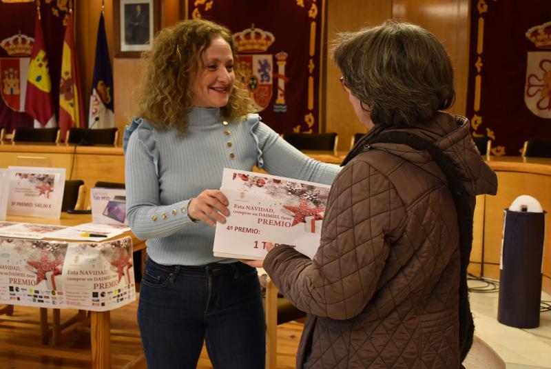 Nuria García-Consuegra recogiendo su cuarto premio