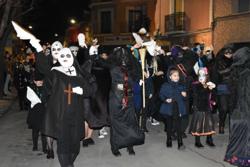 Máscaras  en el entierro de la sardina 