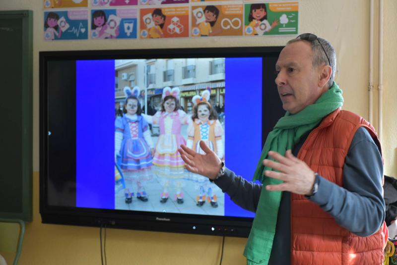 Sánchez Mantero durante la charla en el colegio Calatrava