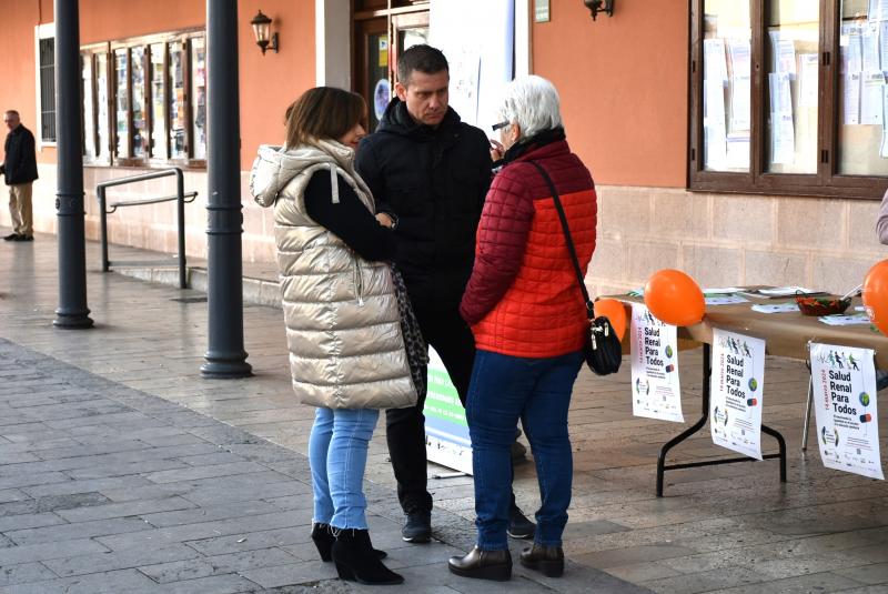 Loro, Calvo hablando con Paqui Vázquez