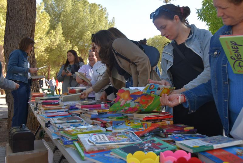 mercadillo_biblioteca_1.jpg